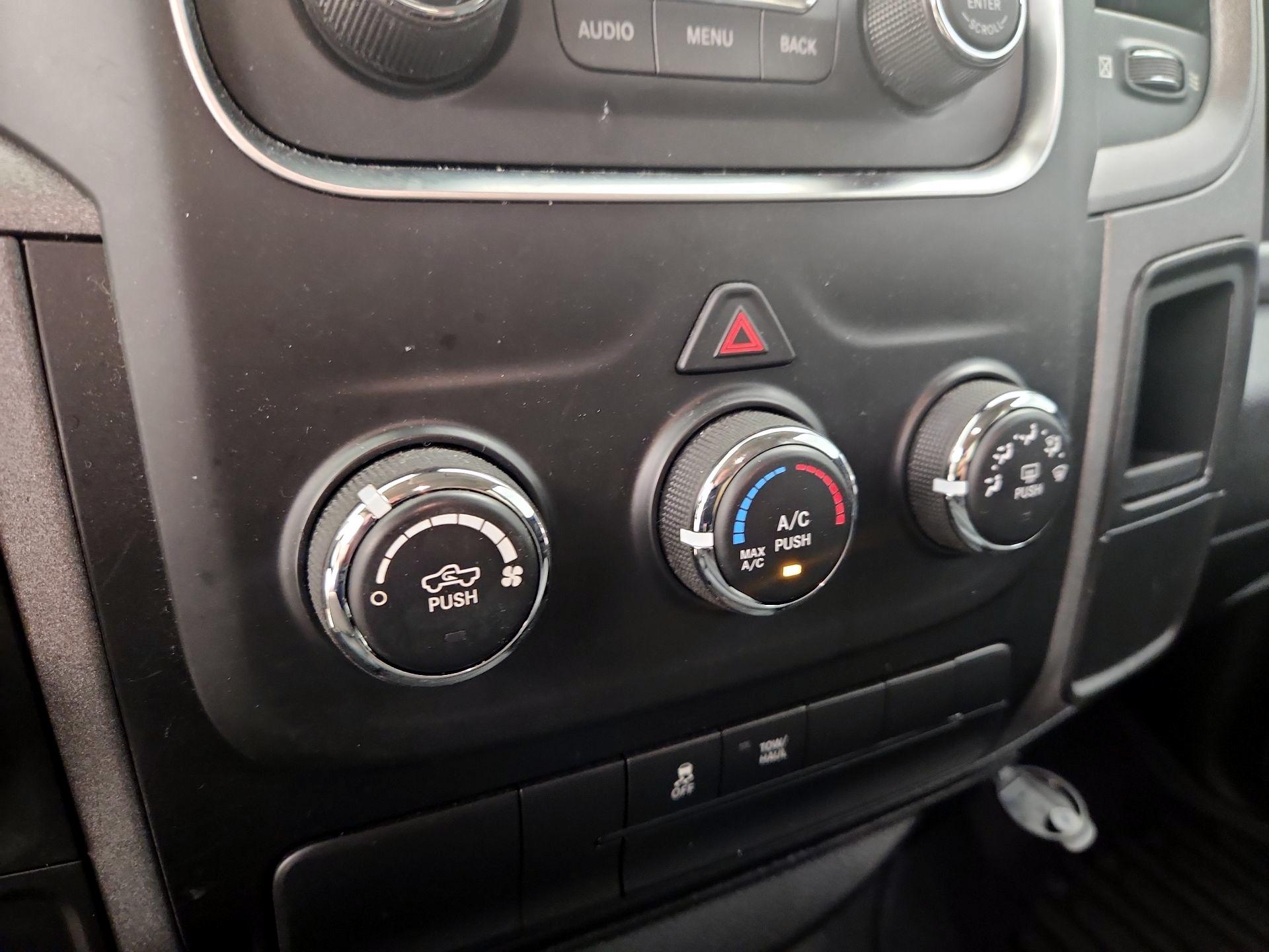 Thumbnail: 2019 RAM 1500 Classic - 14