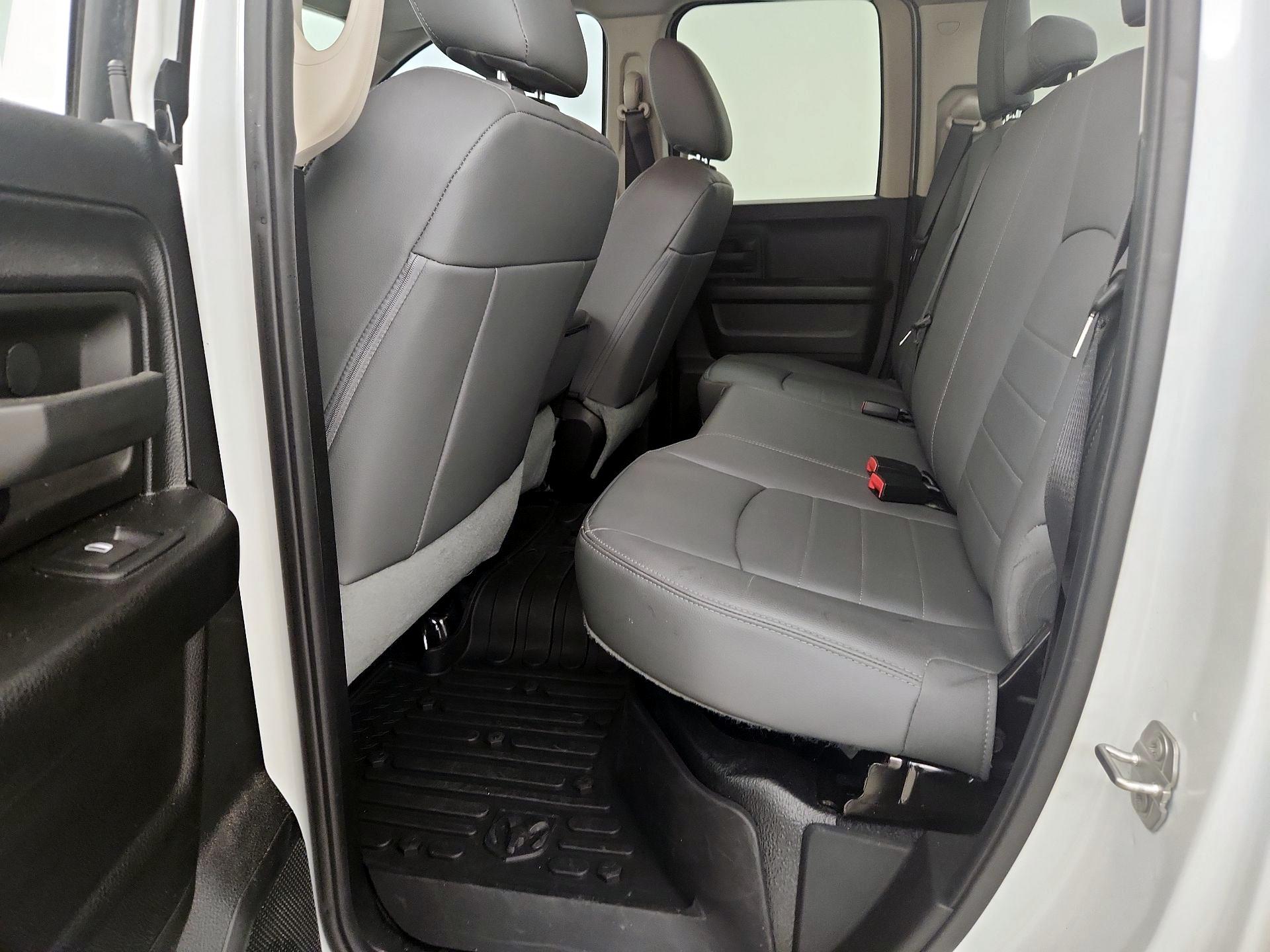 Thumbnail: 2019 RAM 1500 Classic - 17