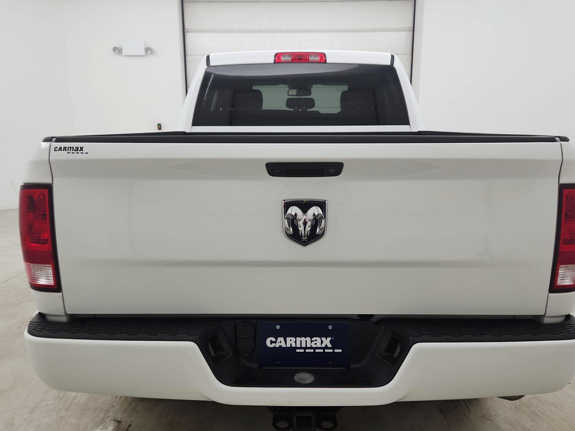 Thumbnail: 2019 RAM 1500 Classic - 6