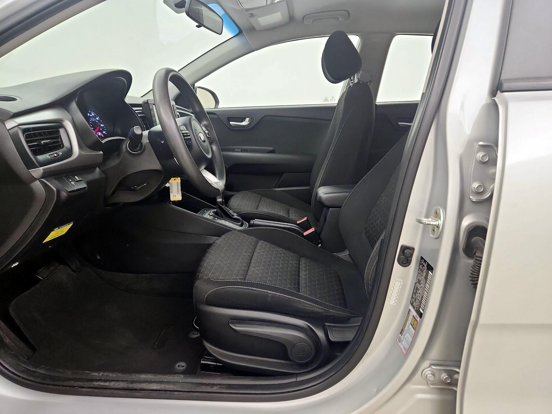 Thumbnail: 2020 Kia Rio5 - 9