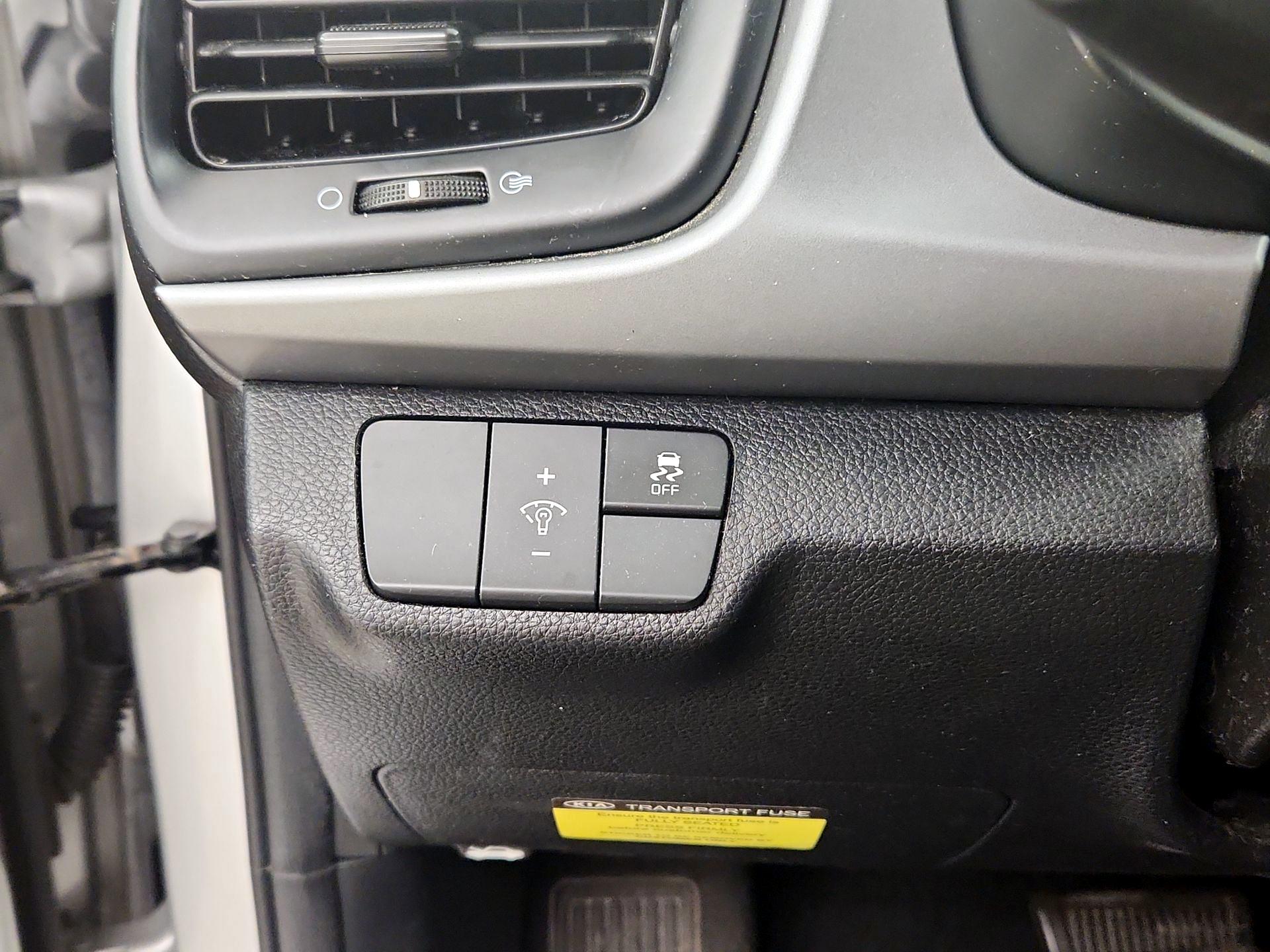 Thumbnail: 2020 Kia Rio5 - 11