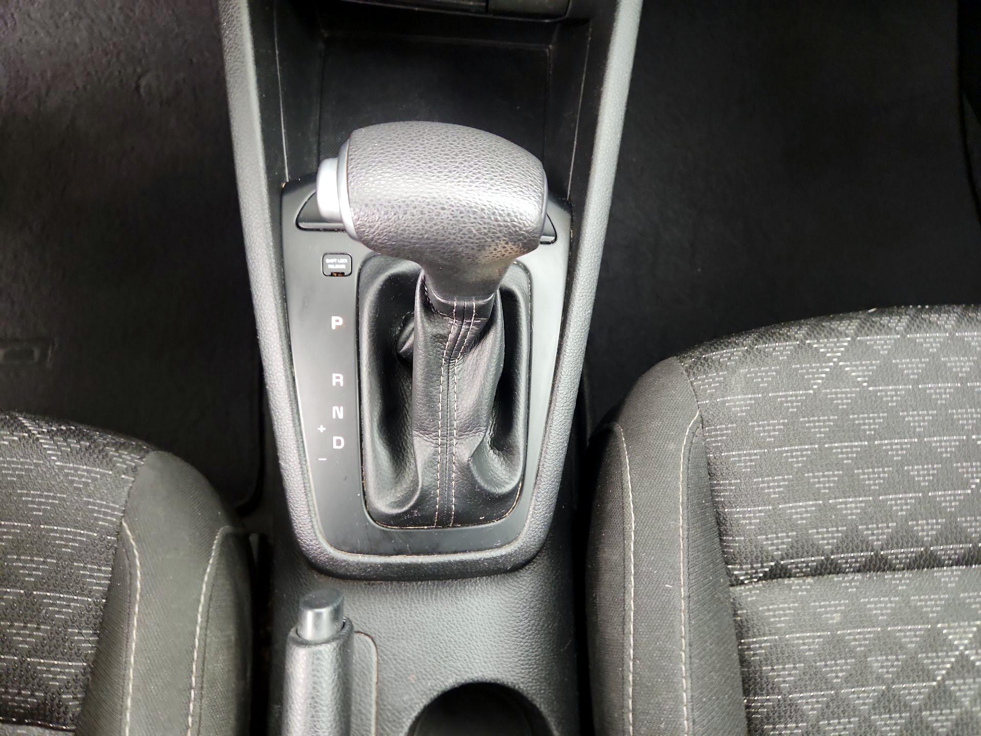 Thumbnail: 2020 Kia Rio5 - 15