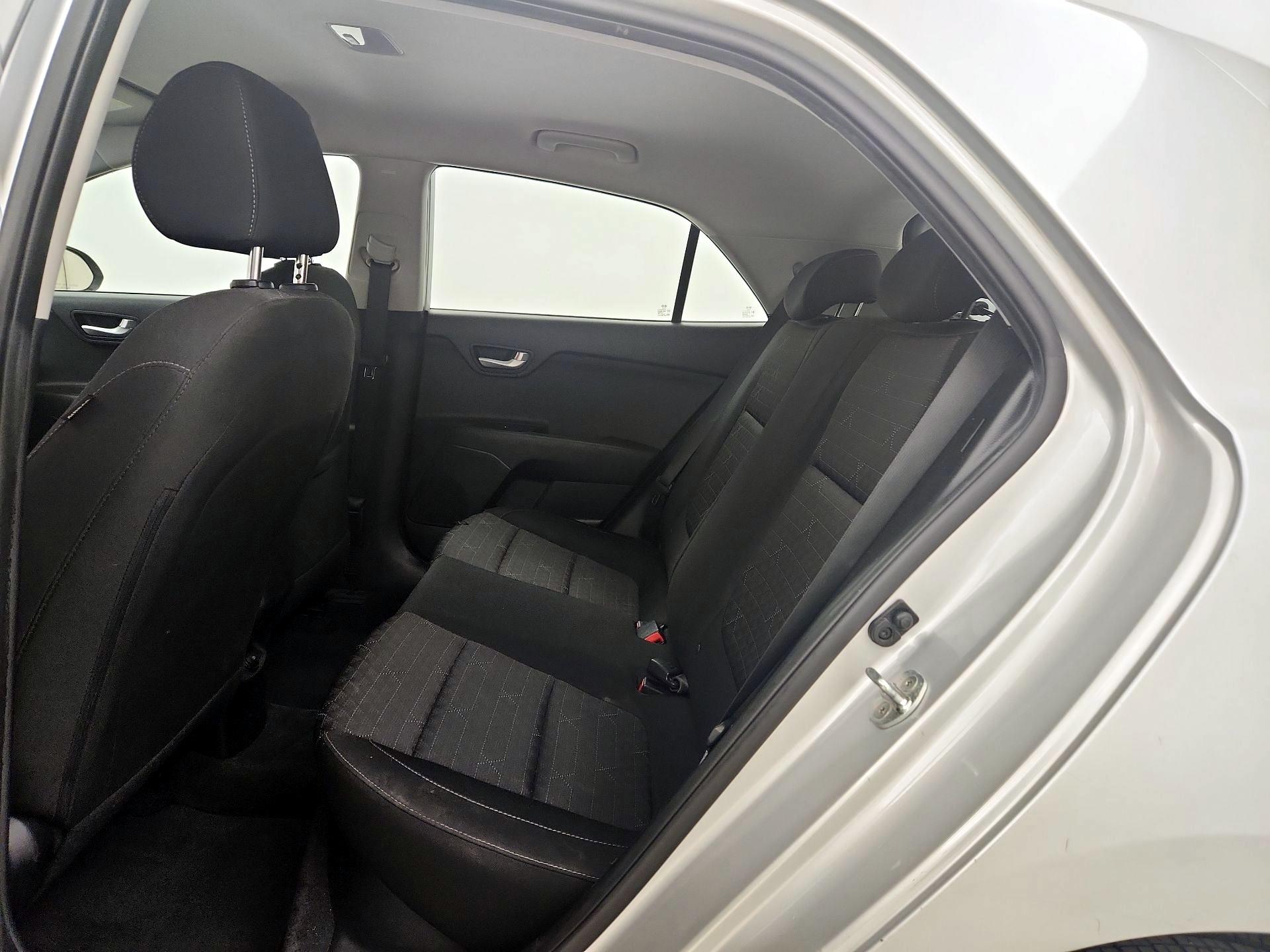 Thumbnail: 2020 Kia Rio5 - 17