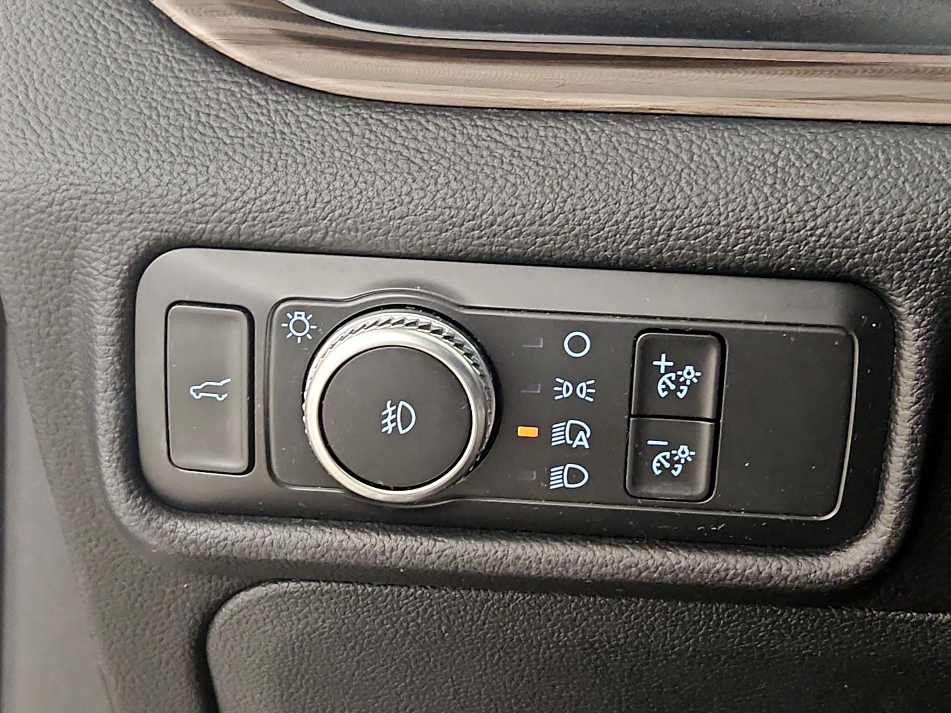 Thumbnail: 2020 Ford Explorer - 11