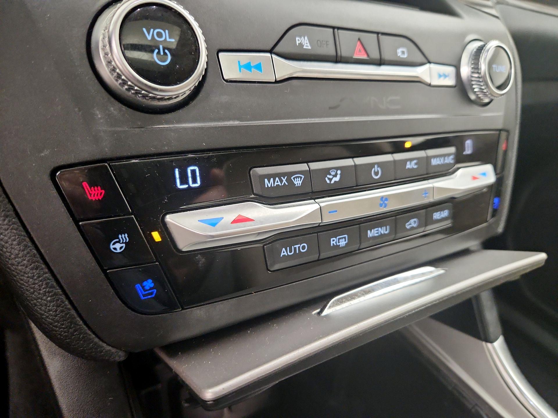 Thumbnail: 2020 Ford Explorer - 15