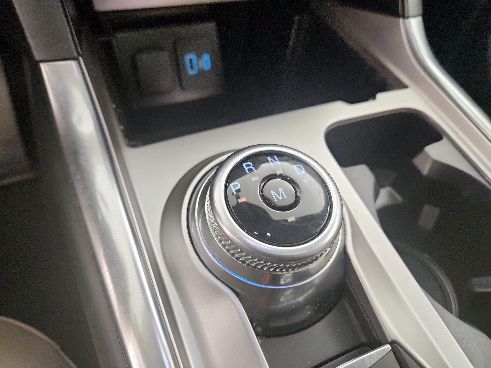 Thumbnail: 2020 Ford Explorer - 16