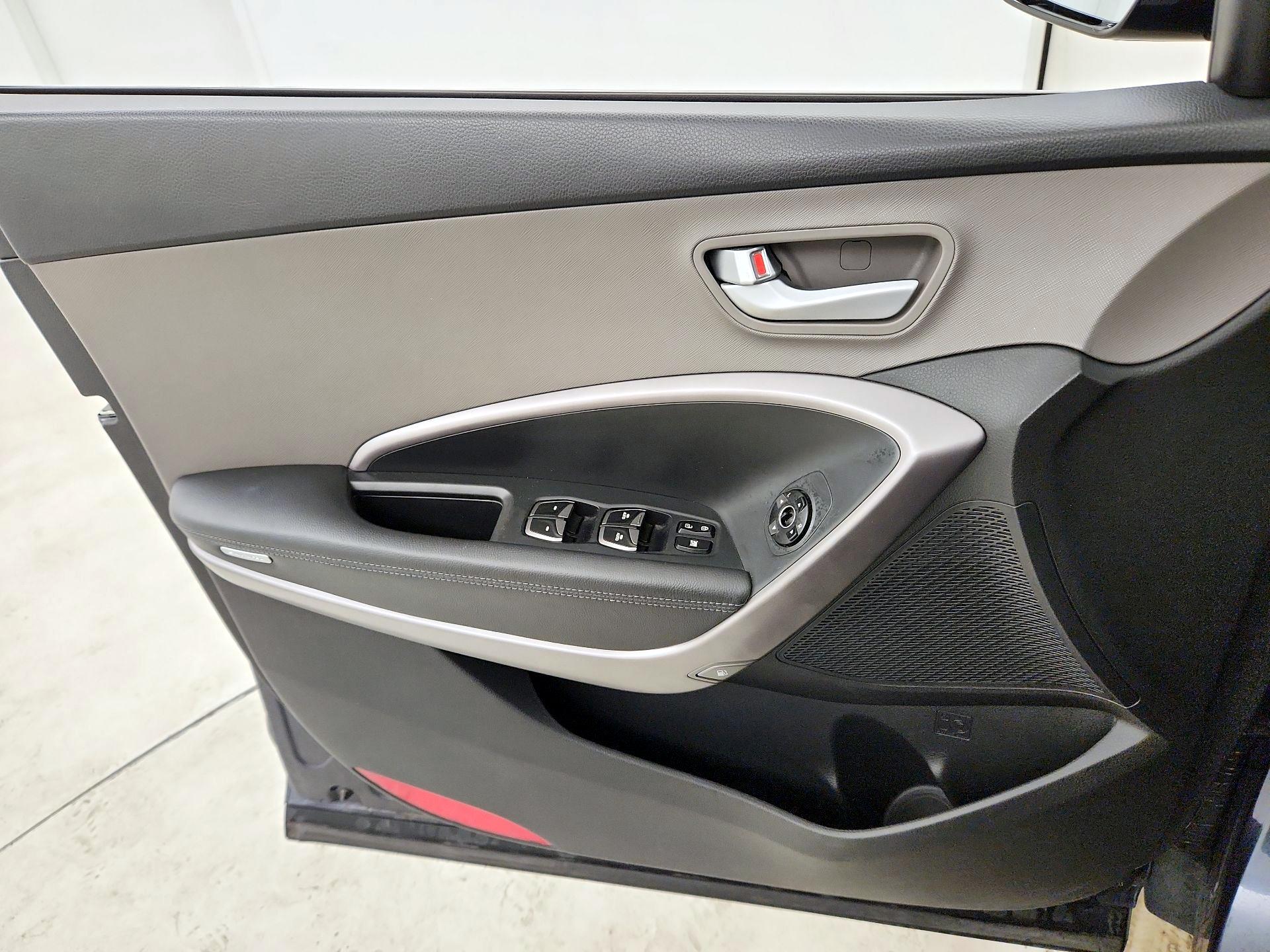 Thumbnail: 2015 Hyundai Santa Fe - 12