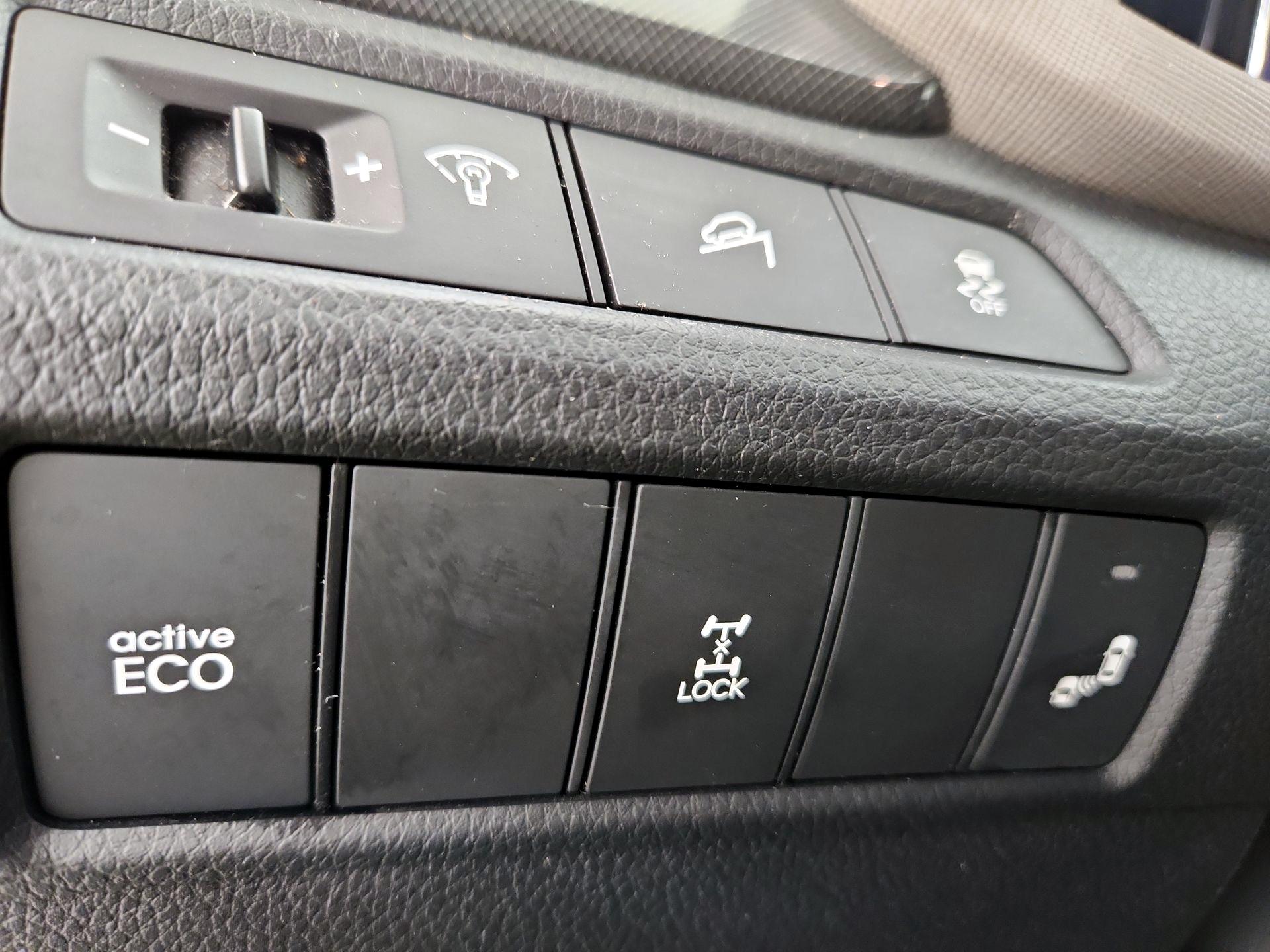 Thumbnail: 2015 Hyundai Santa Fe - 13