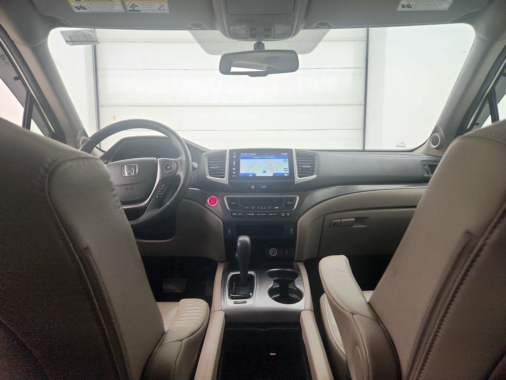 Thumbnail: 2018 Honda Pilot - 9