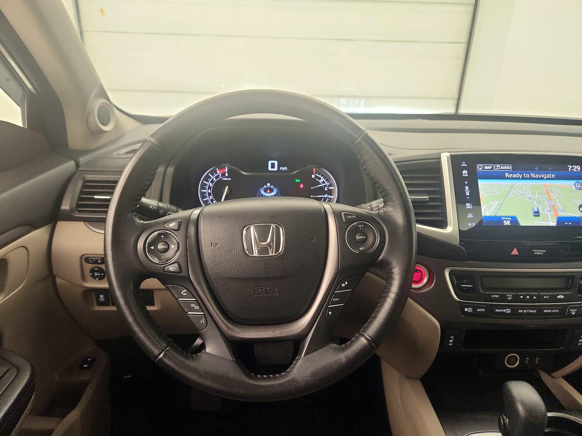 Thumbnail: 2018 Honda Pilot - 10