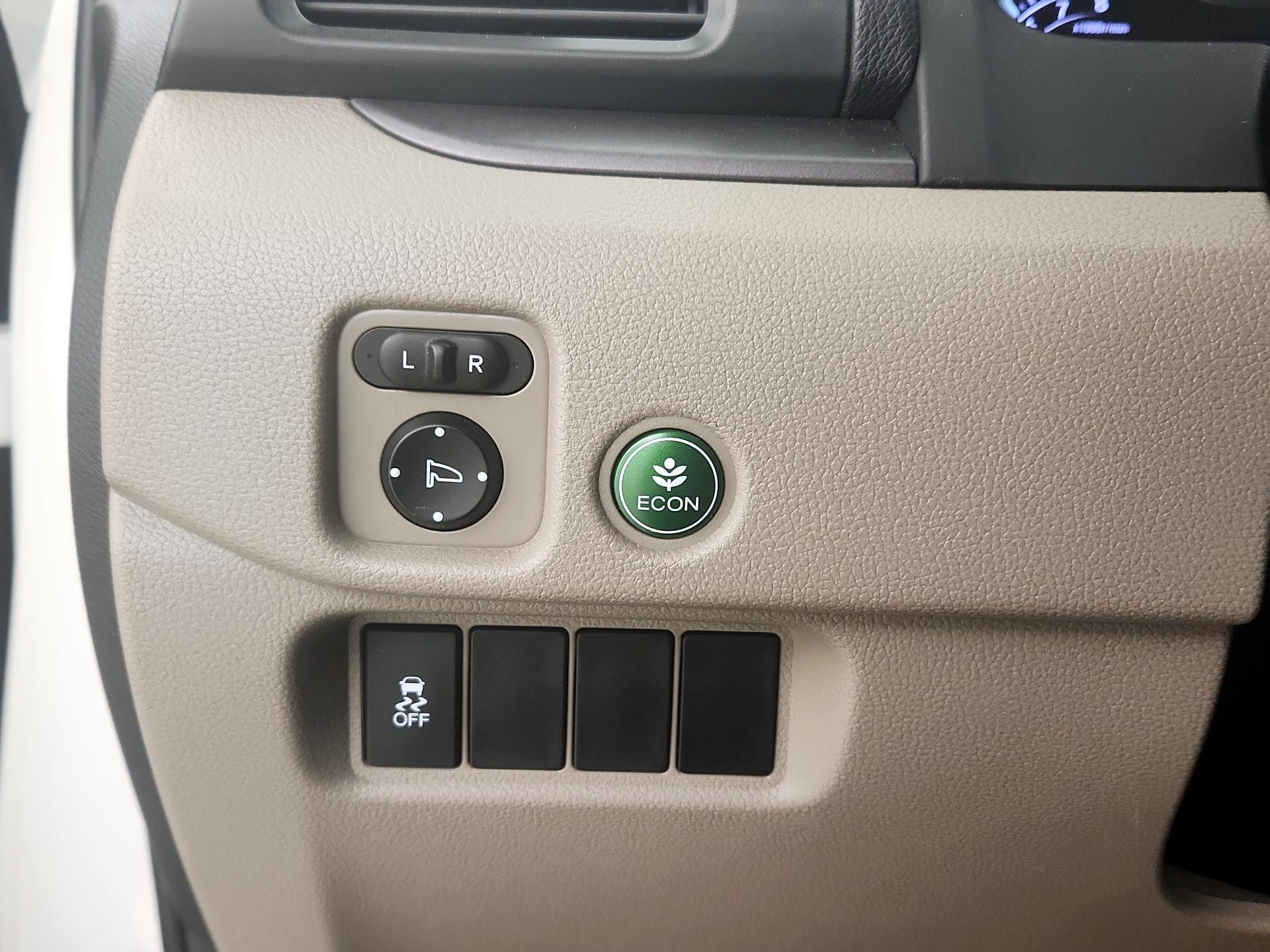 Thumbnail: 2018 Honda Pilot - 13