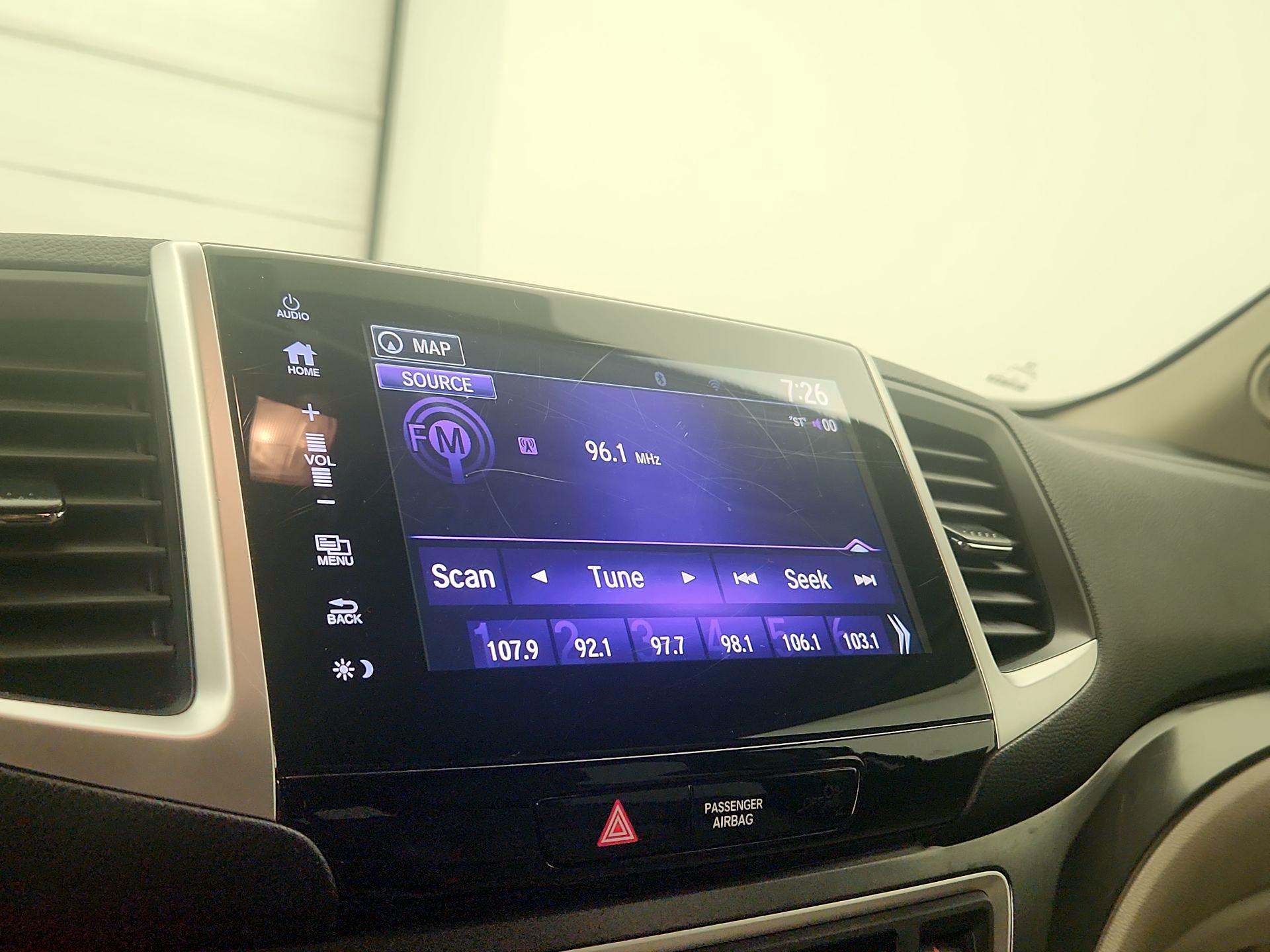 Thumbnail: 2018 Honda Pilot - 16