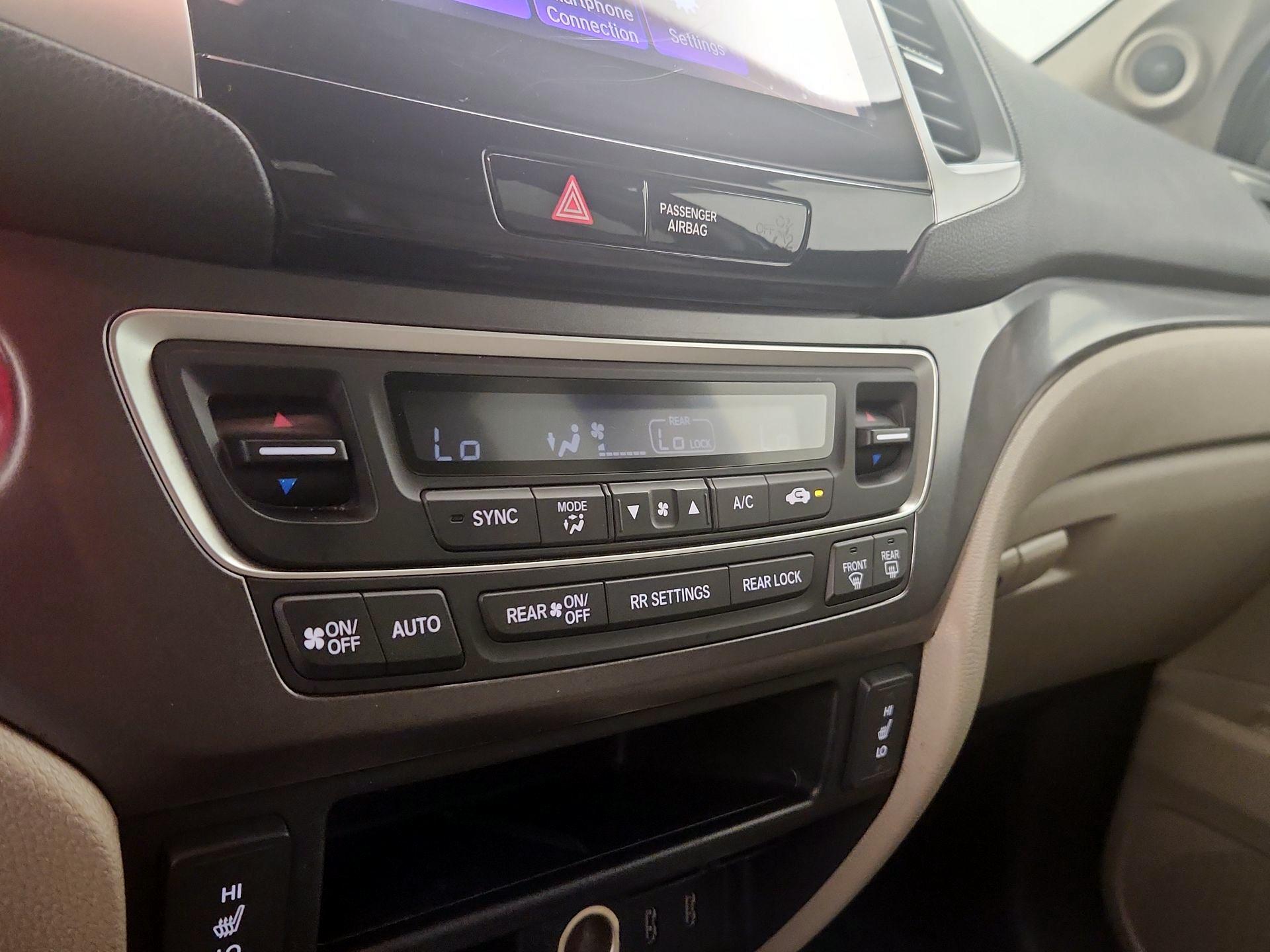 Thumbnail: 2018 Honda Pilot - 17