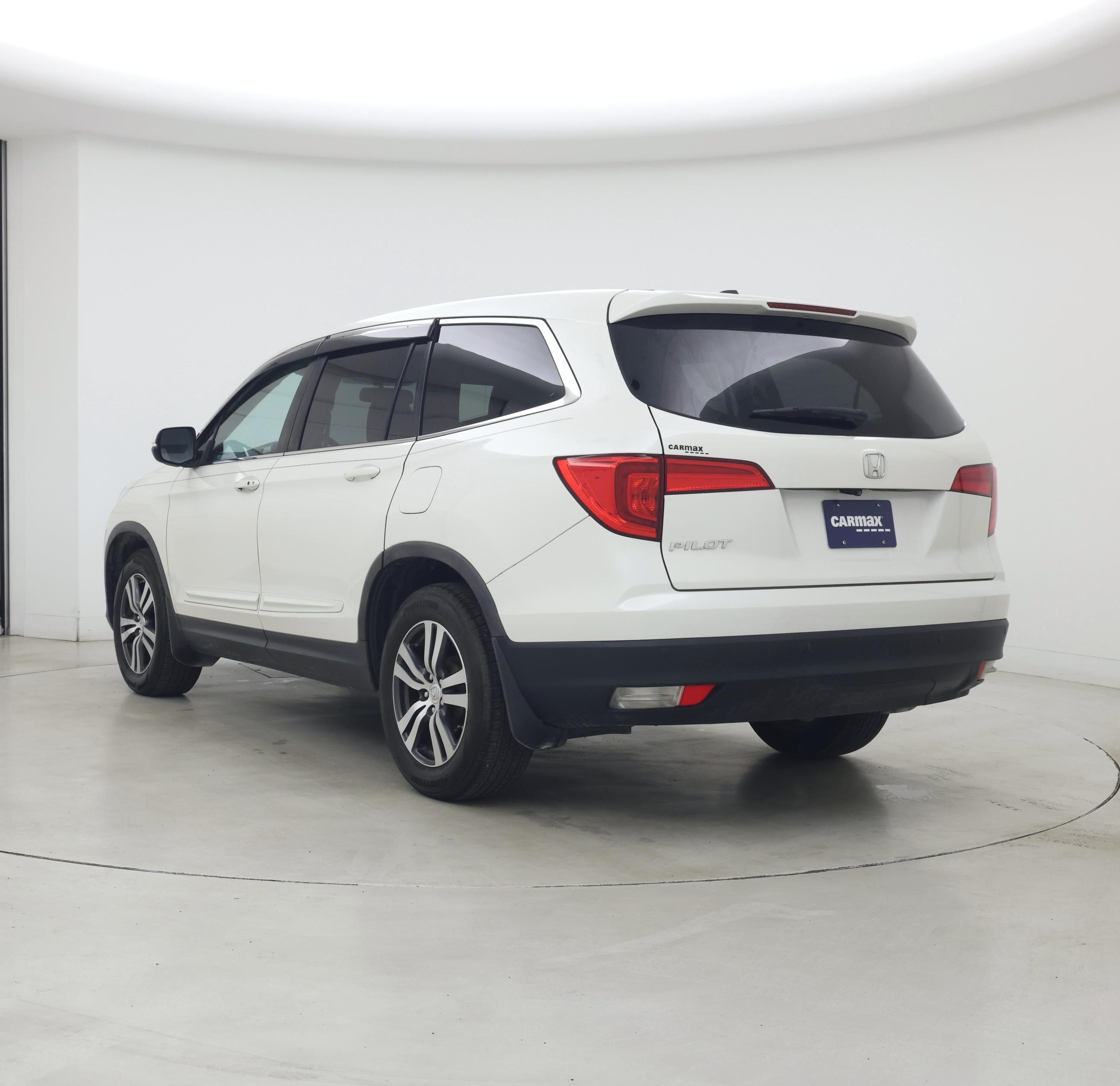 Thumbnail: 2018 Honda Pilot - 2