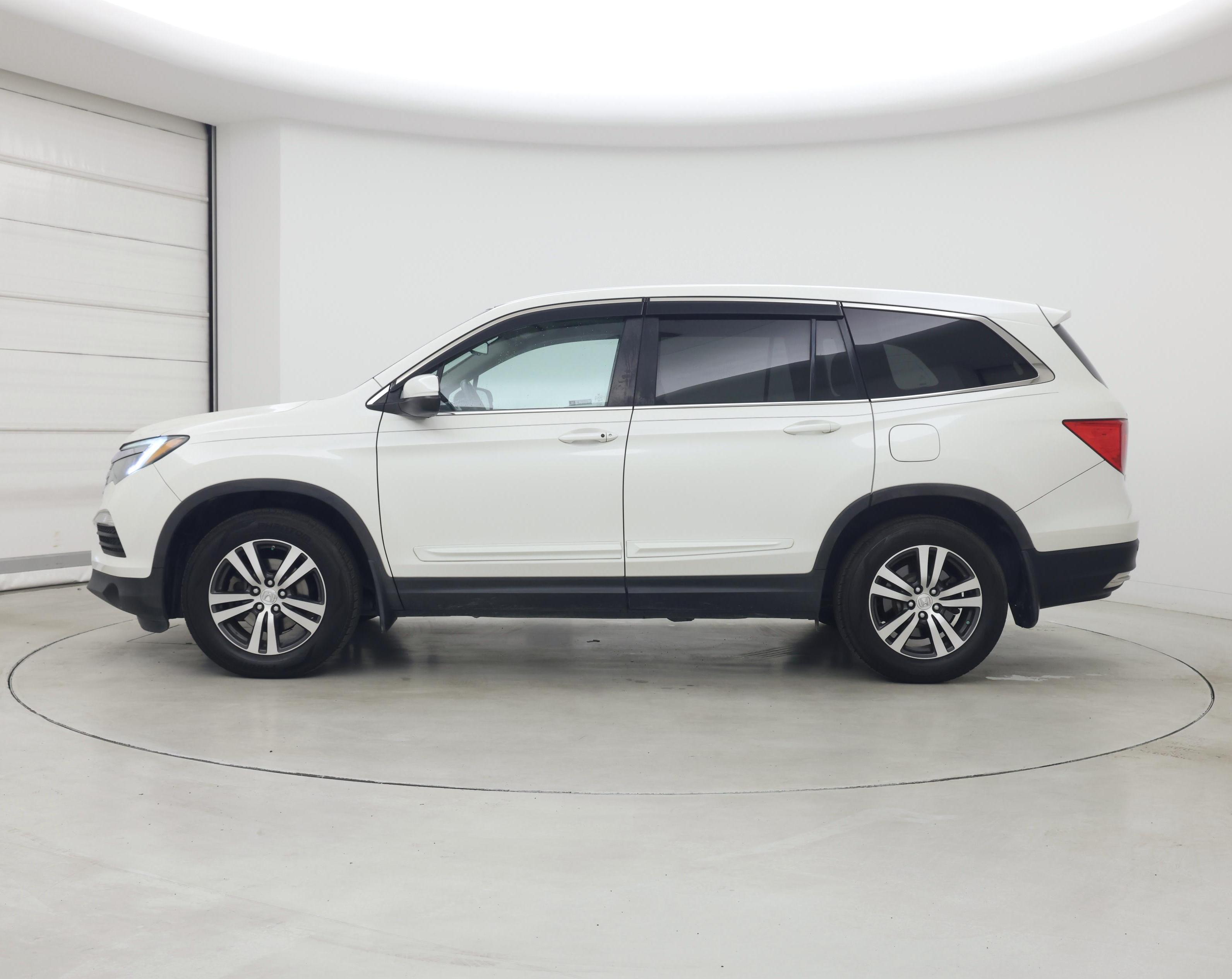 Thumbnail: 2018 Honda Pilot - 3