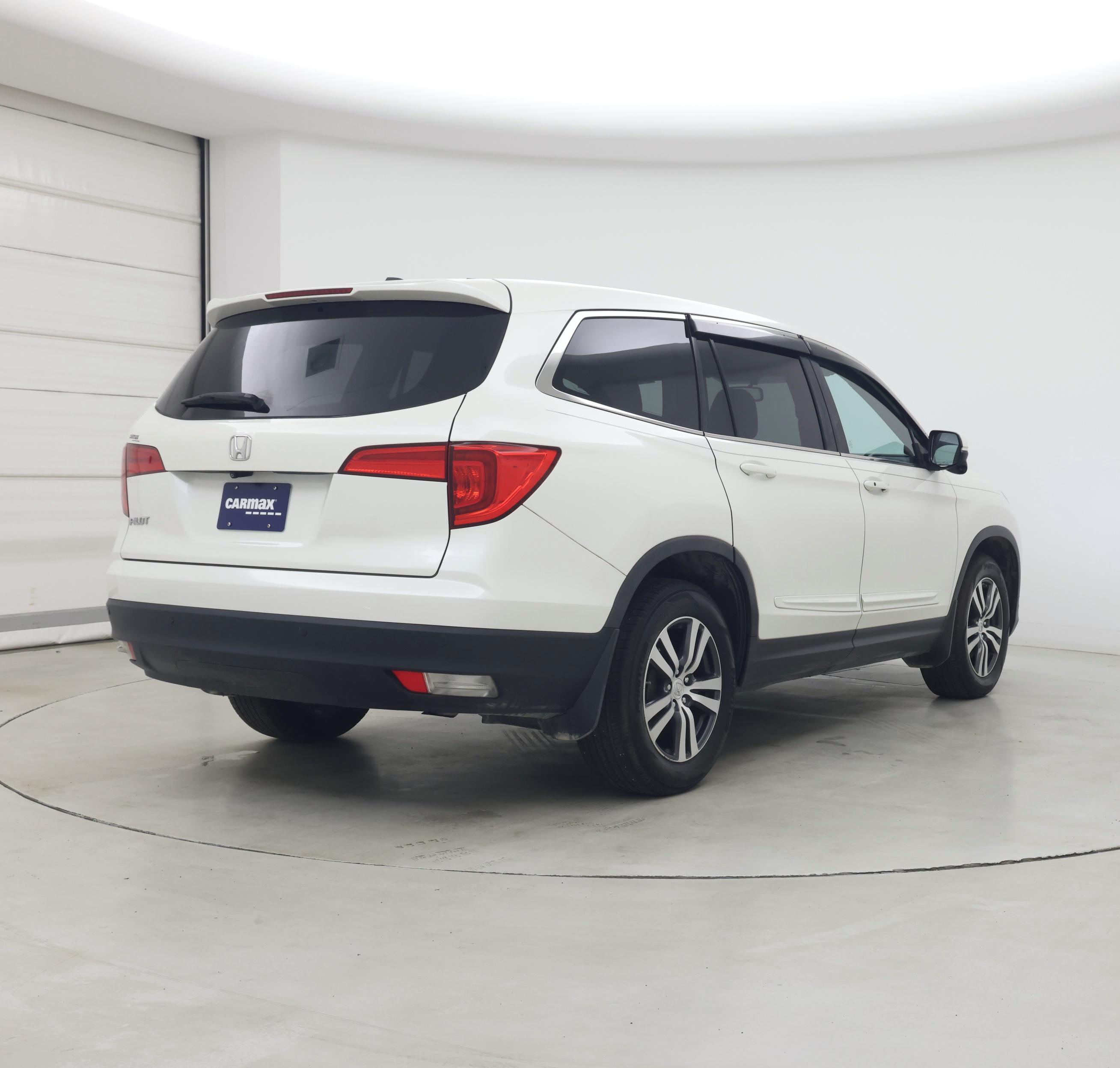 Thumbnail: 2018 Honda Pilot - 8