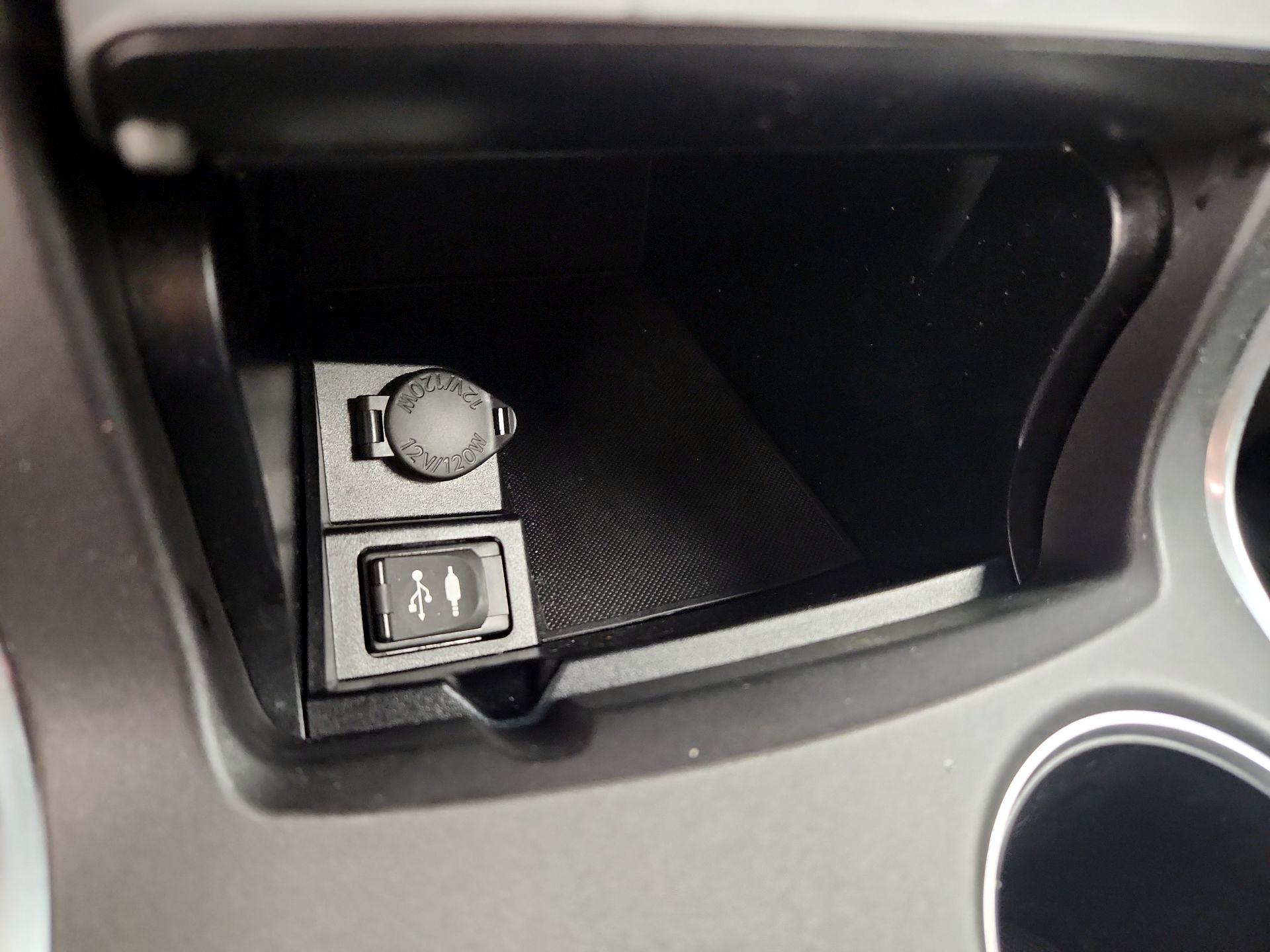 Thumbnail: 2017 Toyota Camry - 16