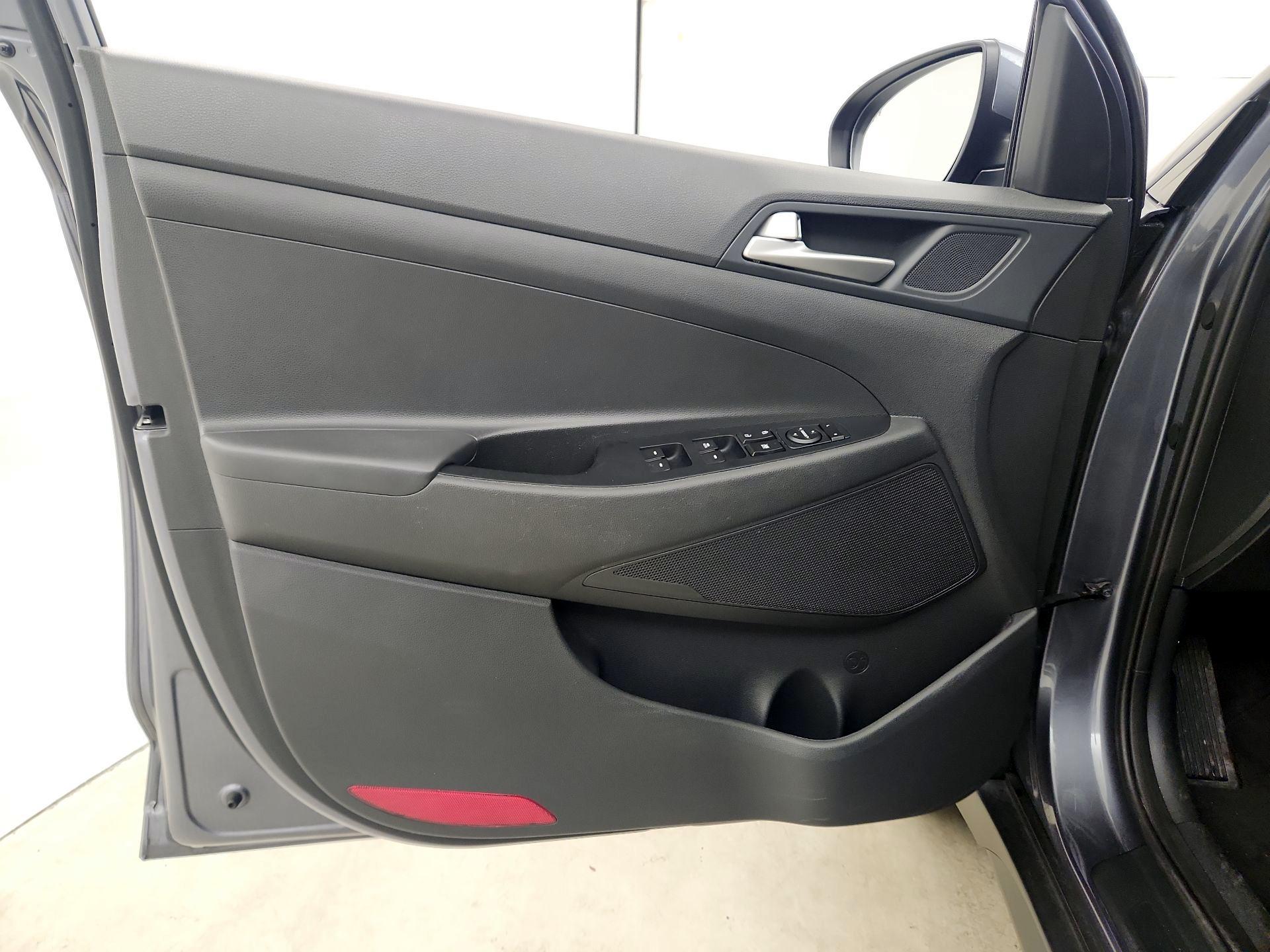 Thumbnail: 2021 Hyundai Tucson - 10