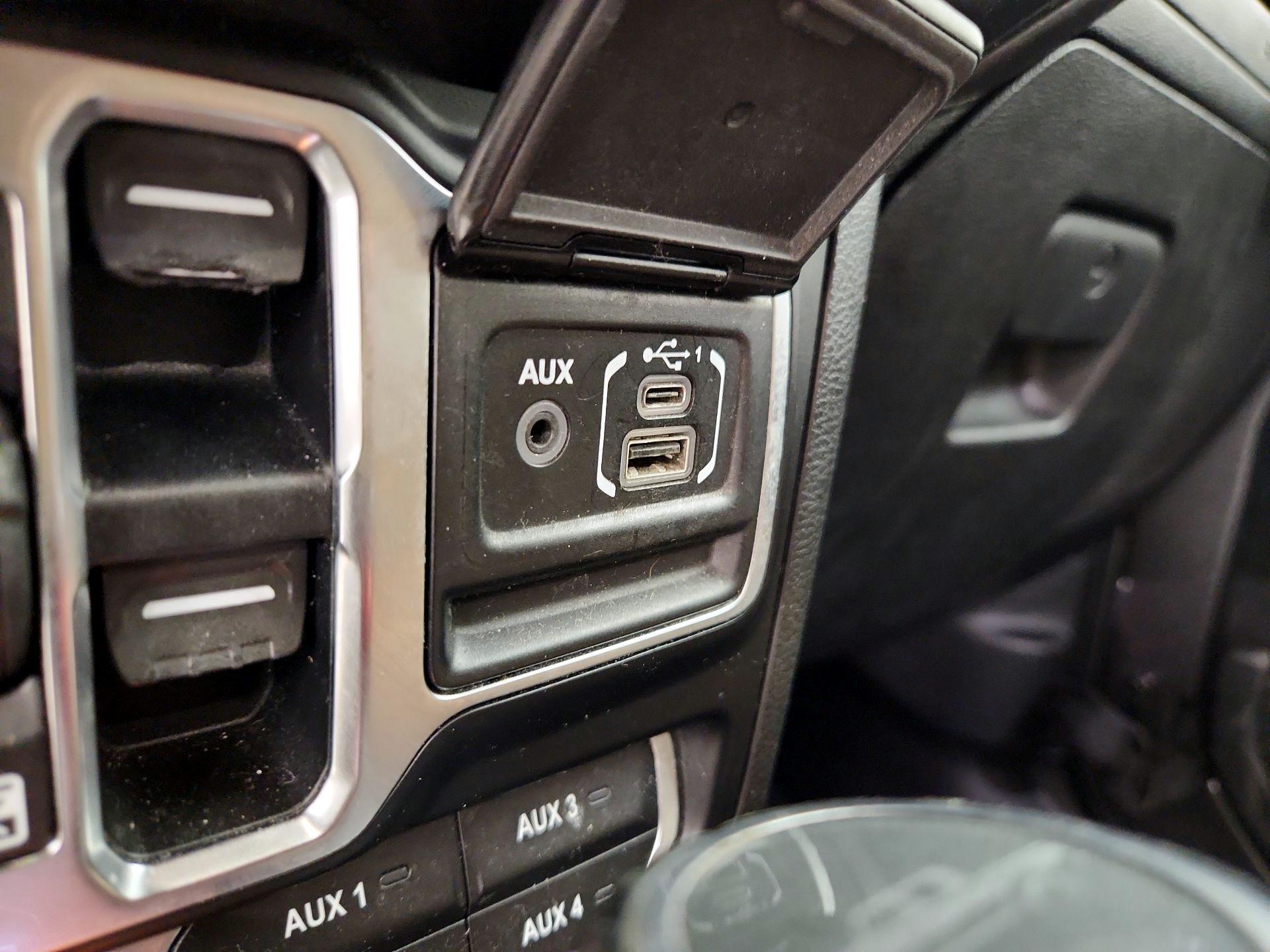 Thumbnail: 2020 Jeep Gladiator - 17