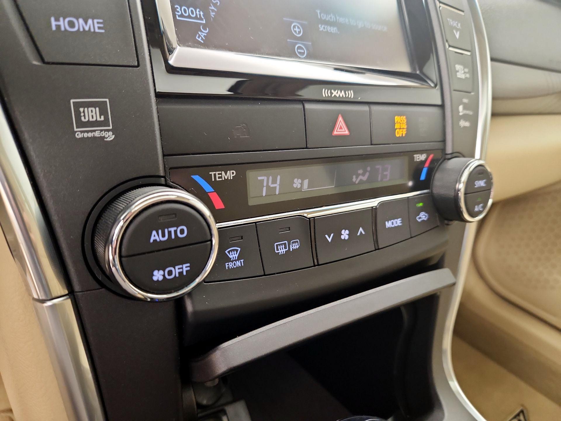 Thumbnail: 2017 Toyota Camry - 15