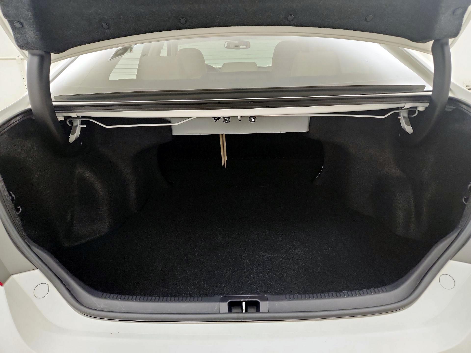 Thumbnail: 2017 Toyota Camry - 20