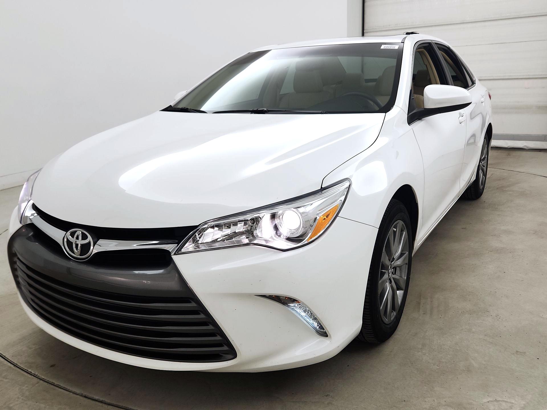 Thumbnail: 2017 Toyota Camry - 3