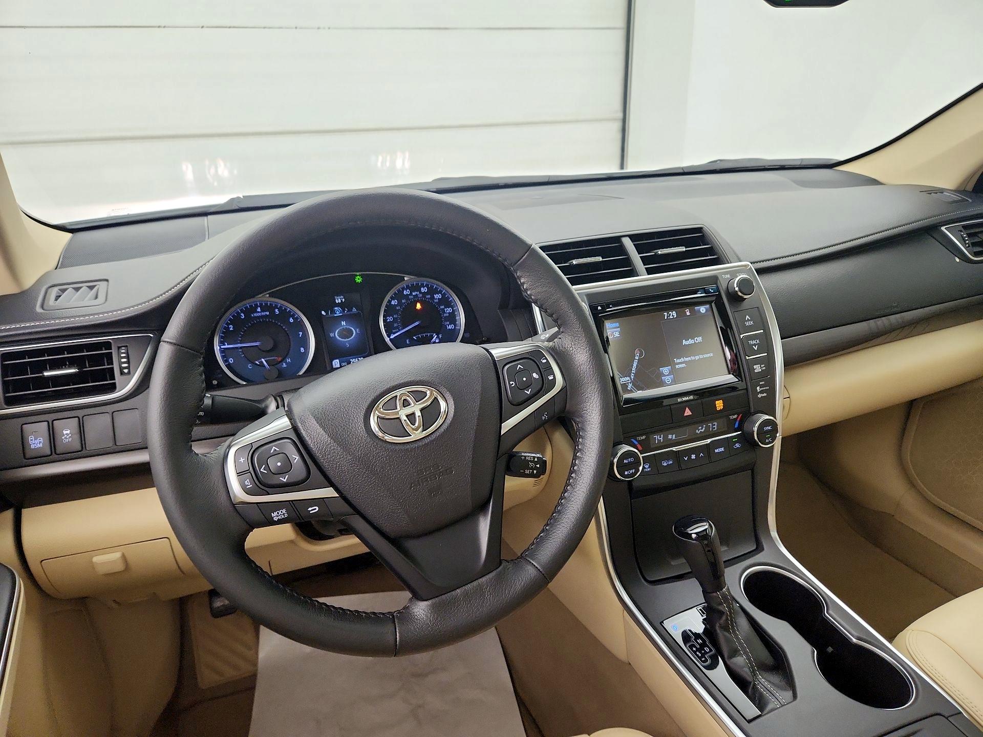 Thumbnail: 2017 Toyota Camry - 8