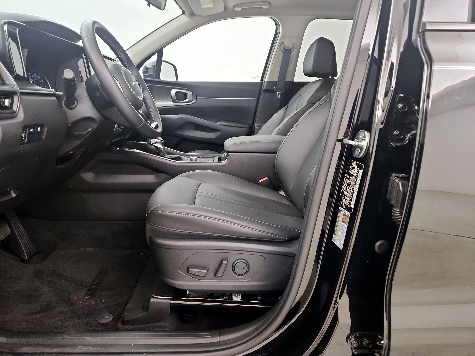 Thumbnail: 2023 Kia Sorento - 9