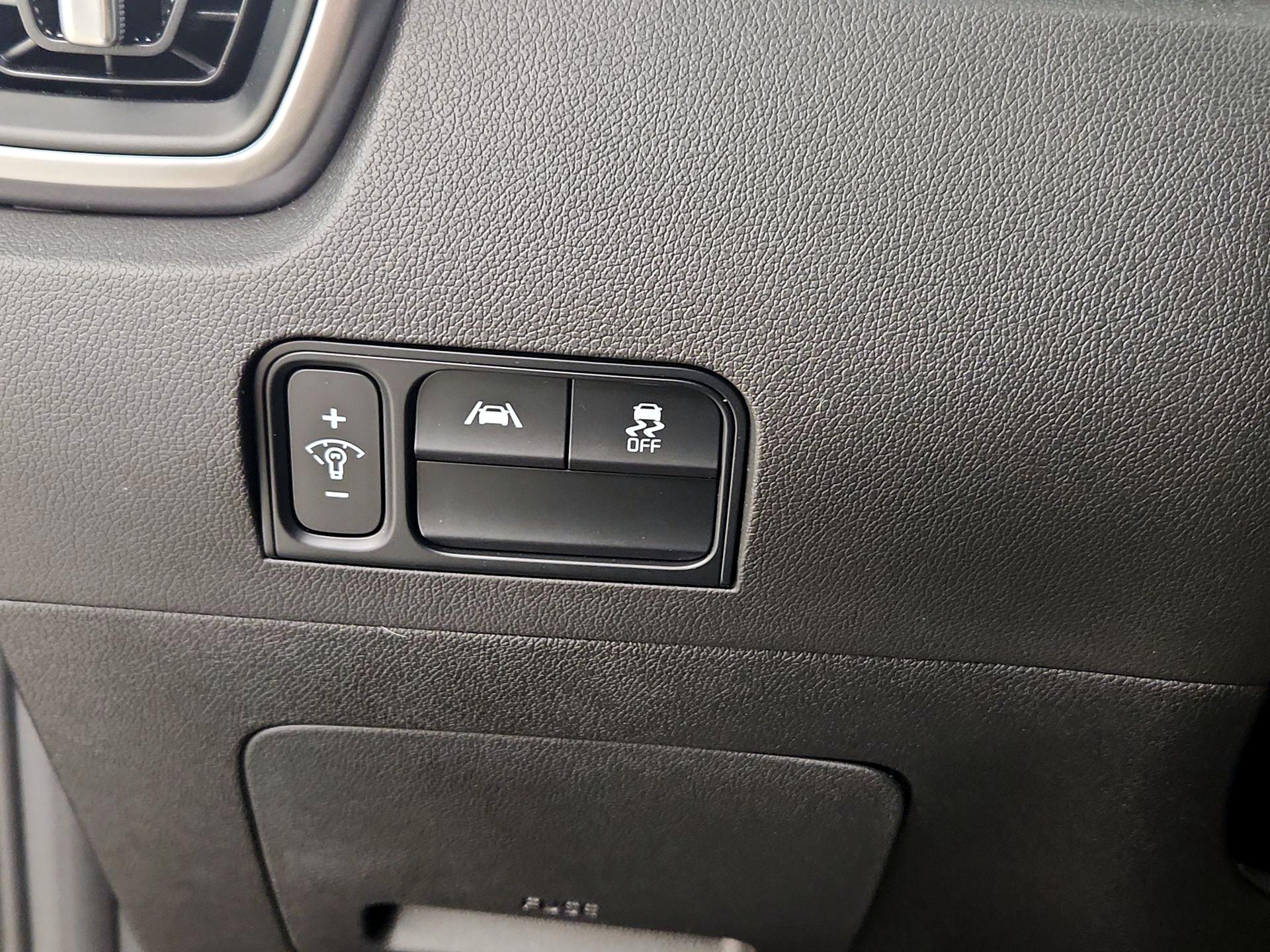 Thumbnail: 2023 Kia Sorento - 11