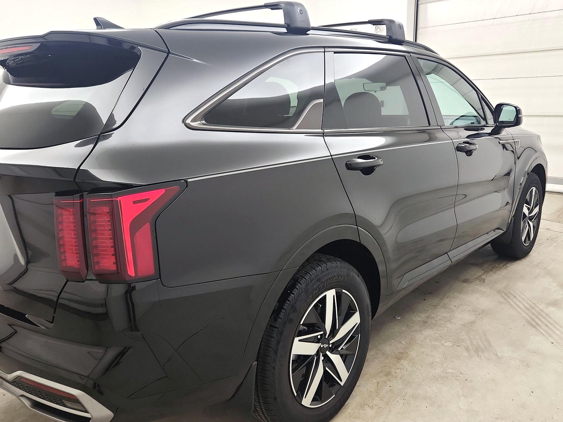 Thumbnail: 2023 Kia Sorento - 5