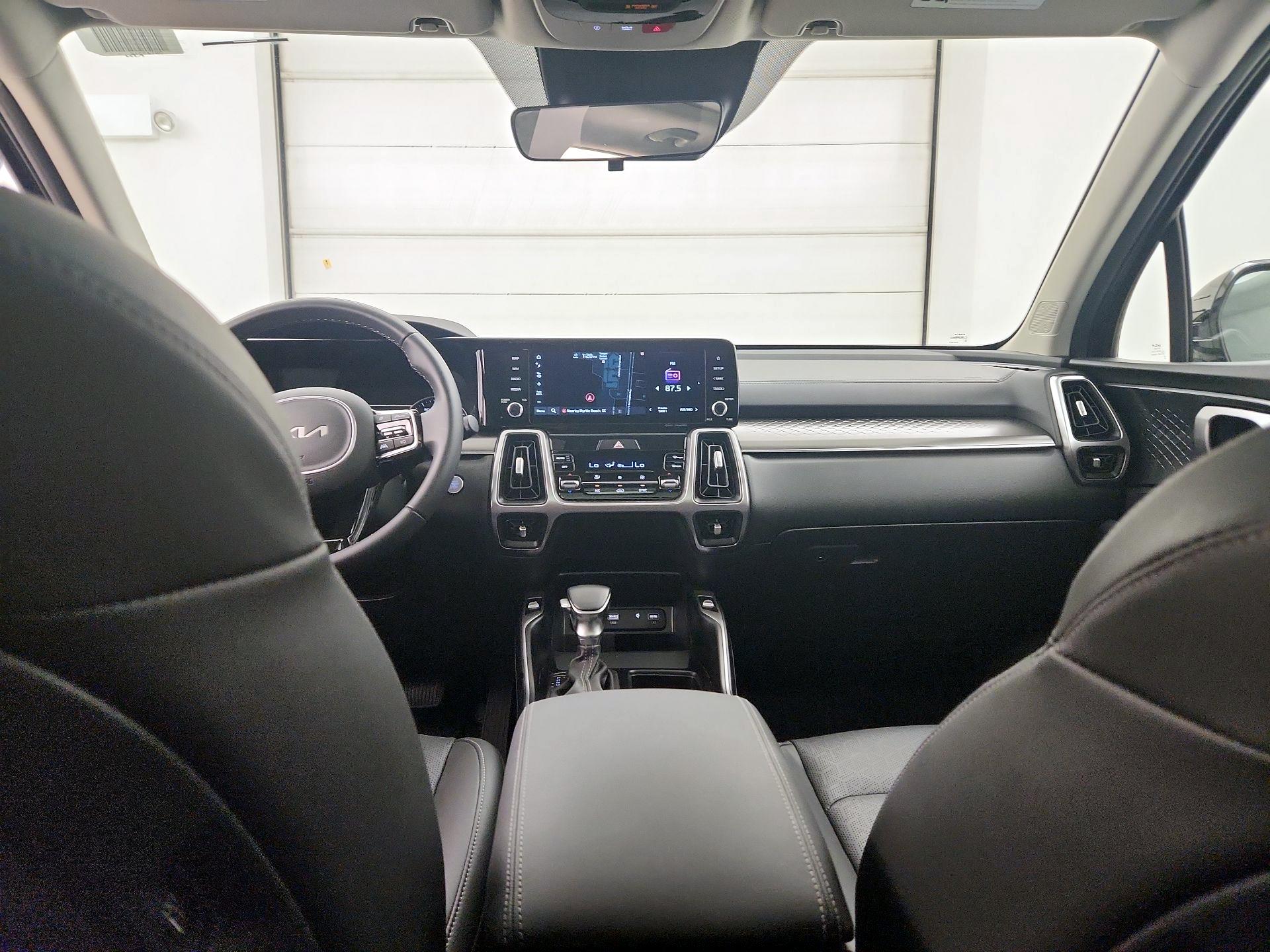 Thumbnail: 2023 Kia Sorento - 8