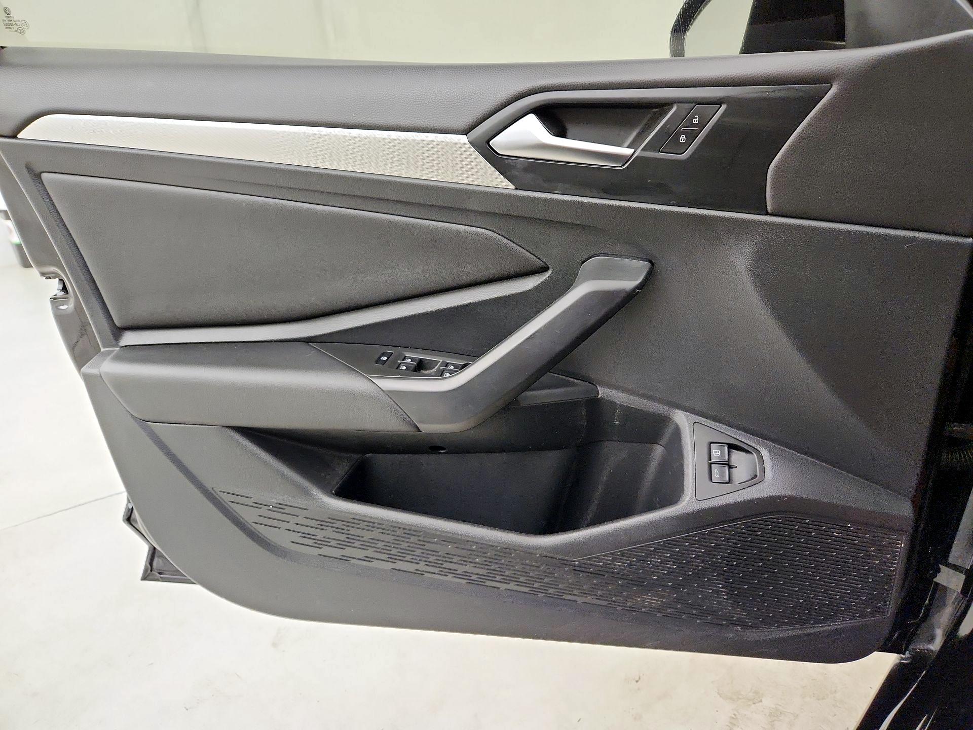 Thumbnail: 2020 Volkswagen Jetta - 12