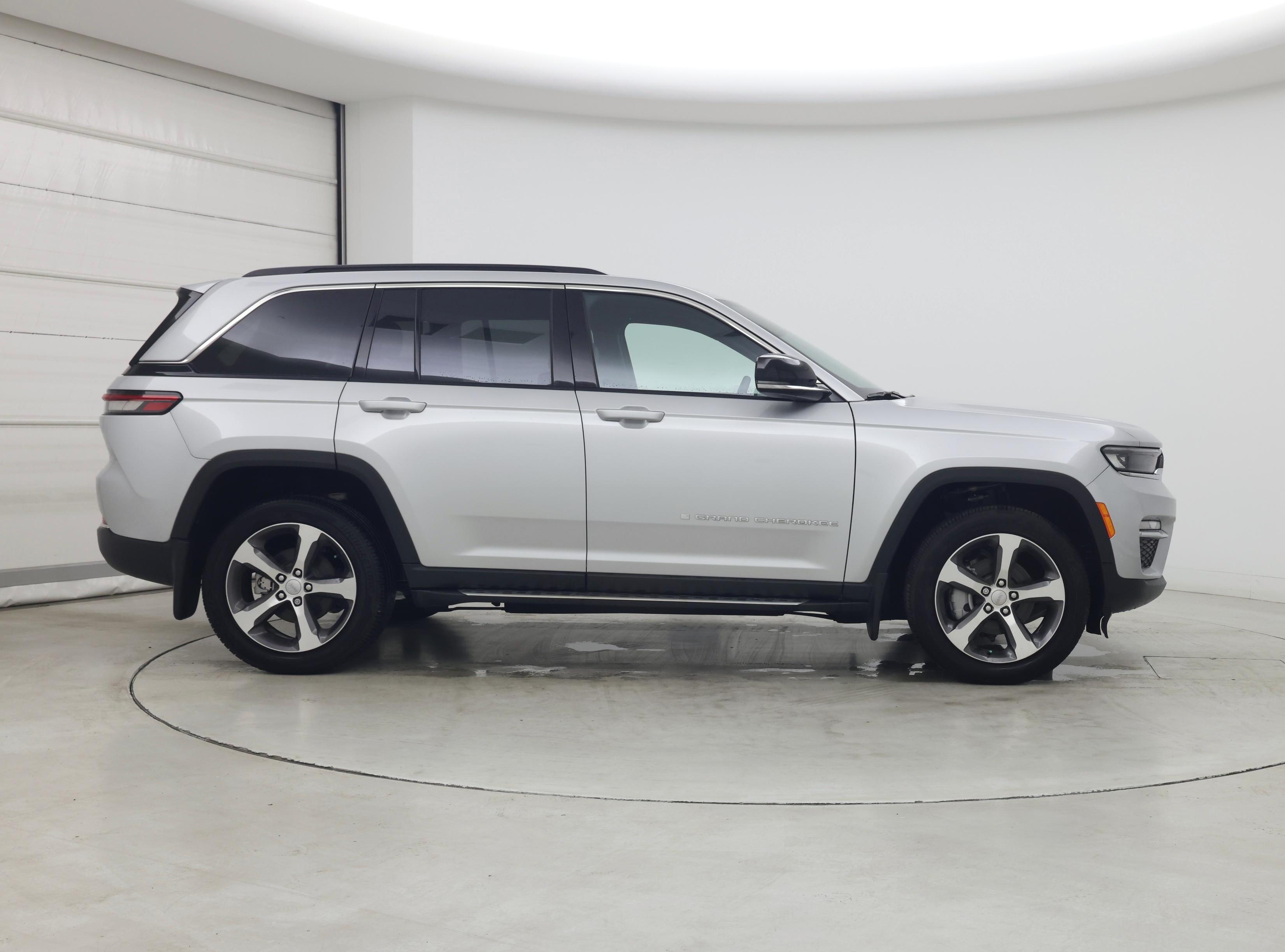 Thumbnail: 2025 Jeep Grand Cherokee - 7