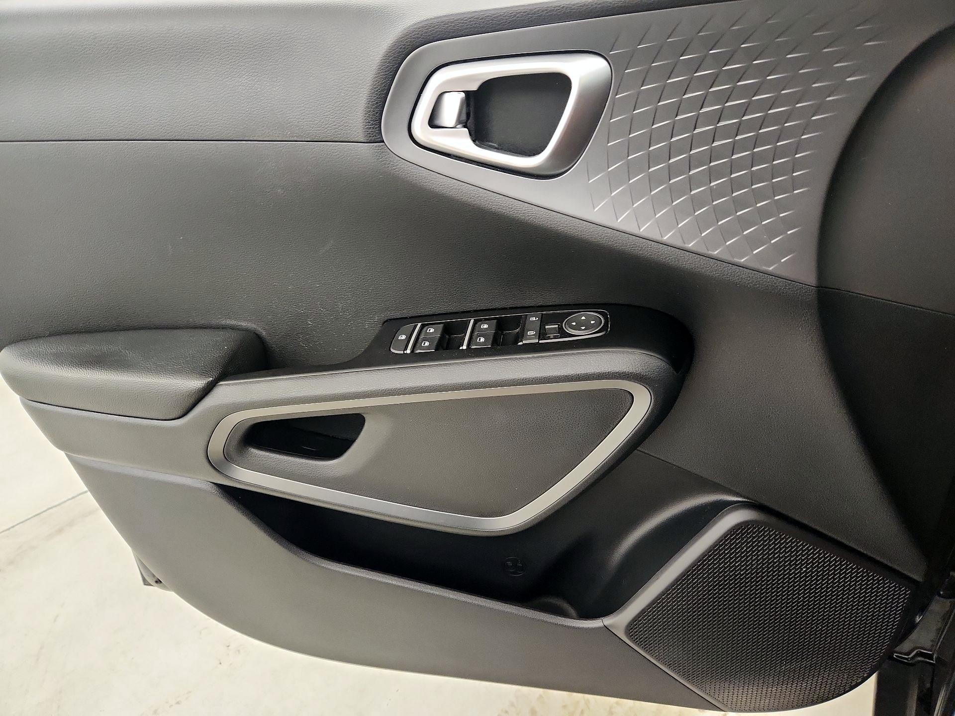 Thumbnail: 2020 Kia Soul - 12