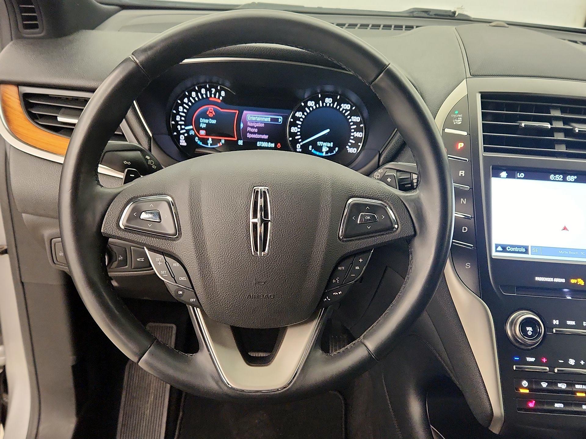 Thumbnail: 2017 Lincoln MKC - 10