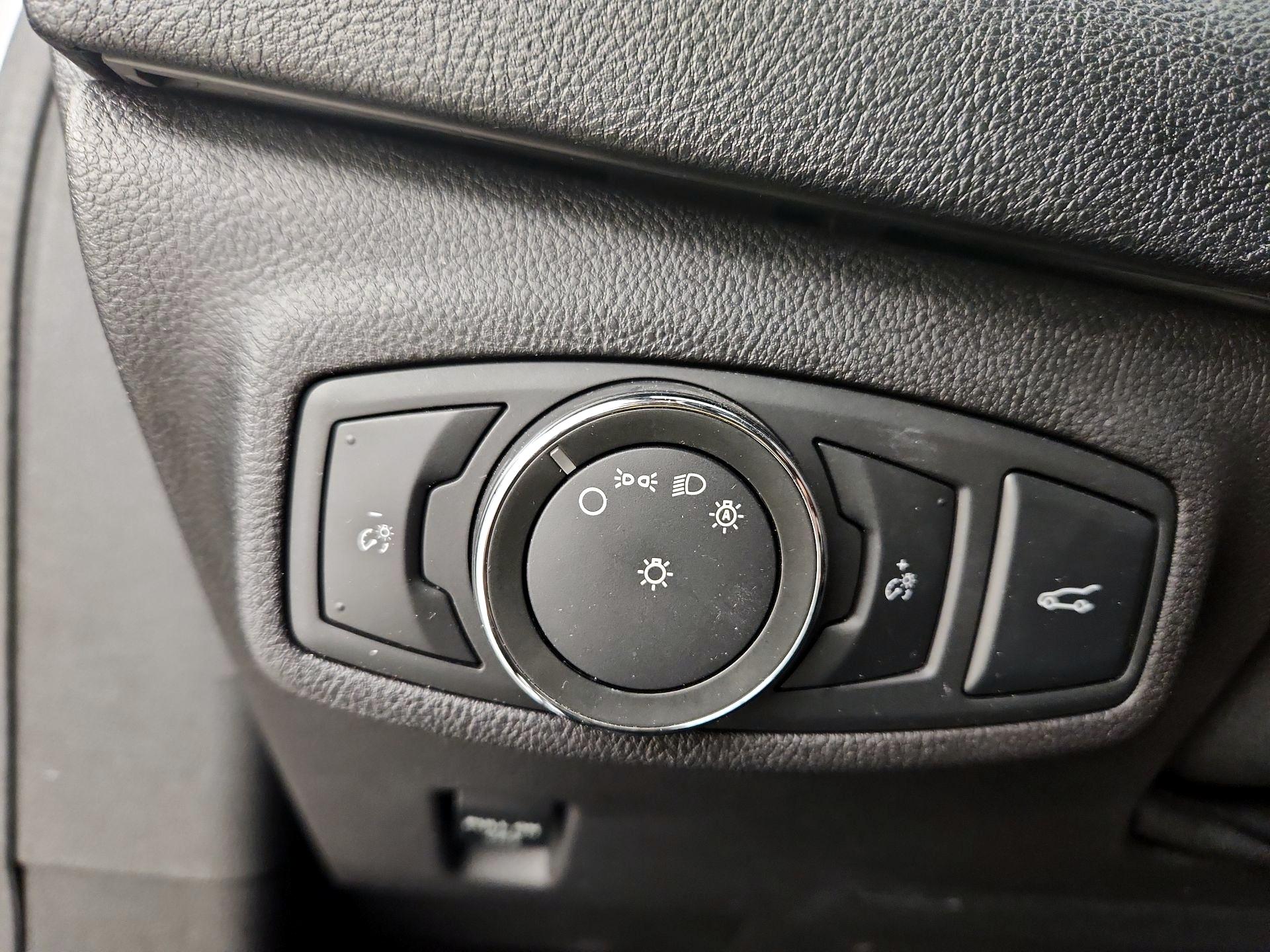 Thumbnail: 2017 Lincoln MKC - 13