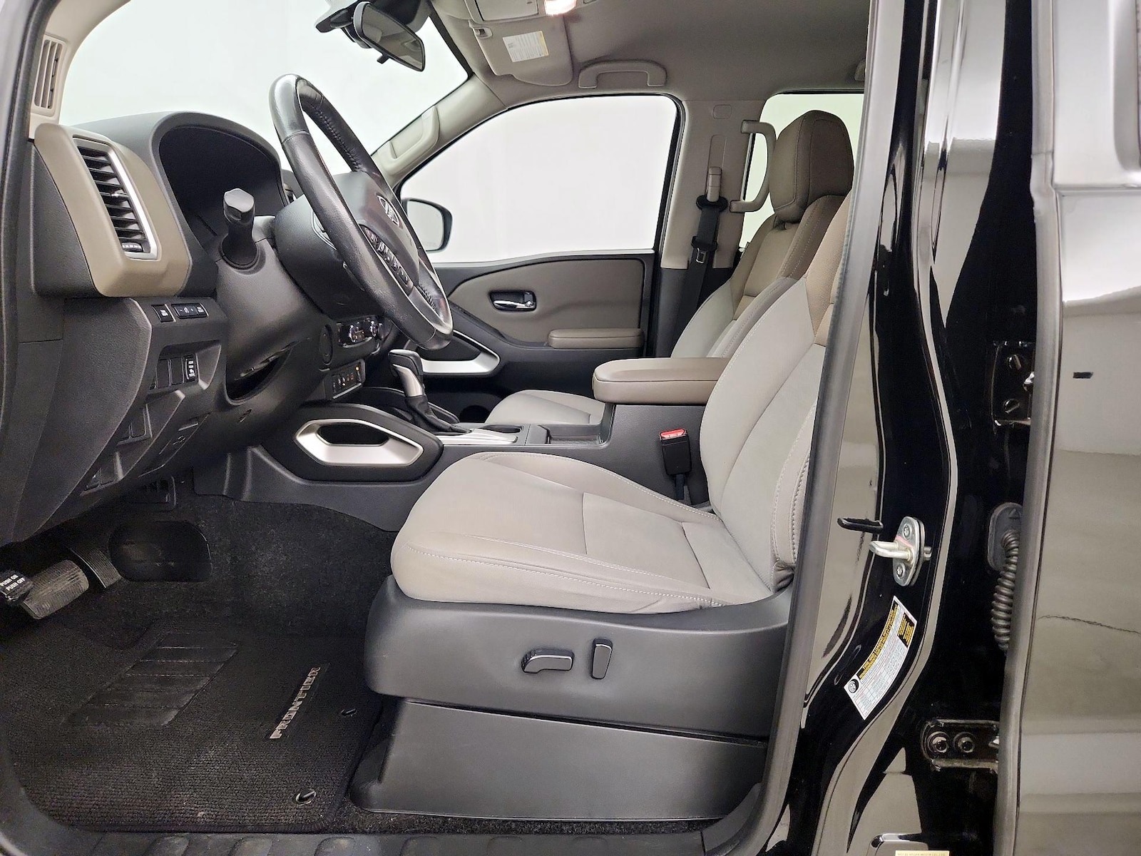 2022 Nissan Frontier SV - Photo 10