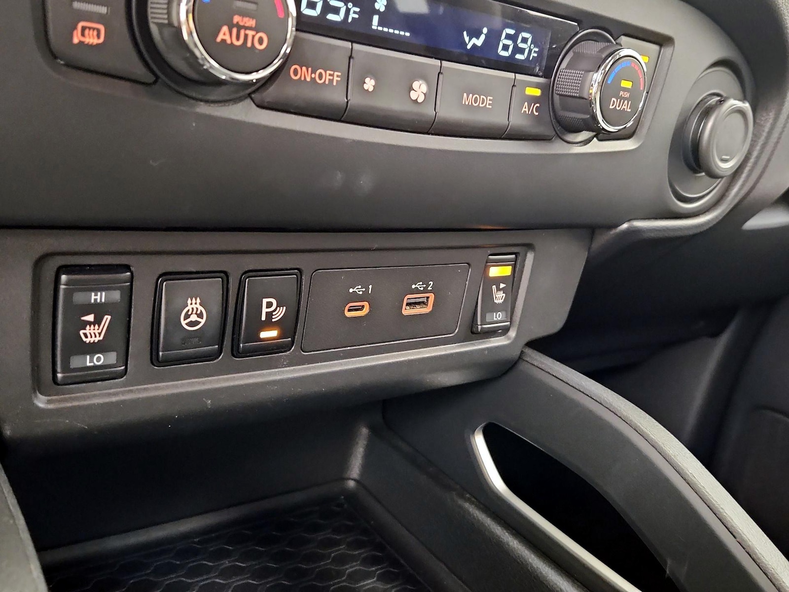 2022 Nissan Frontier SV - Photo 17