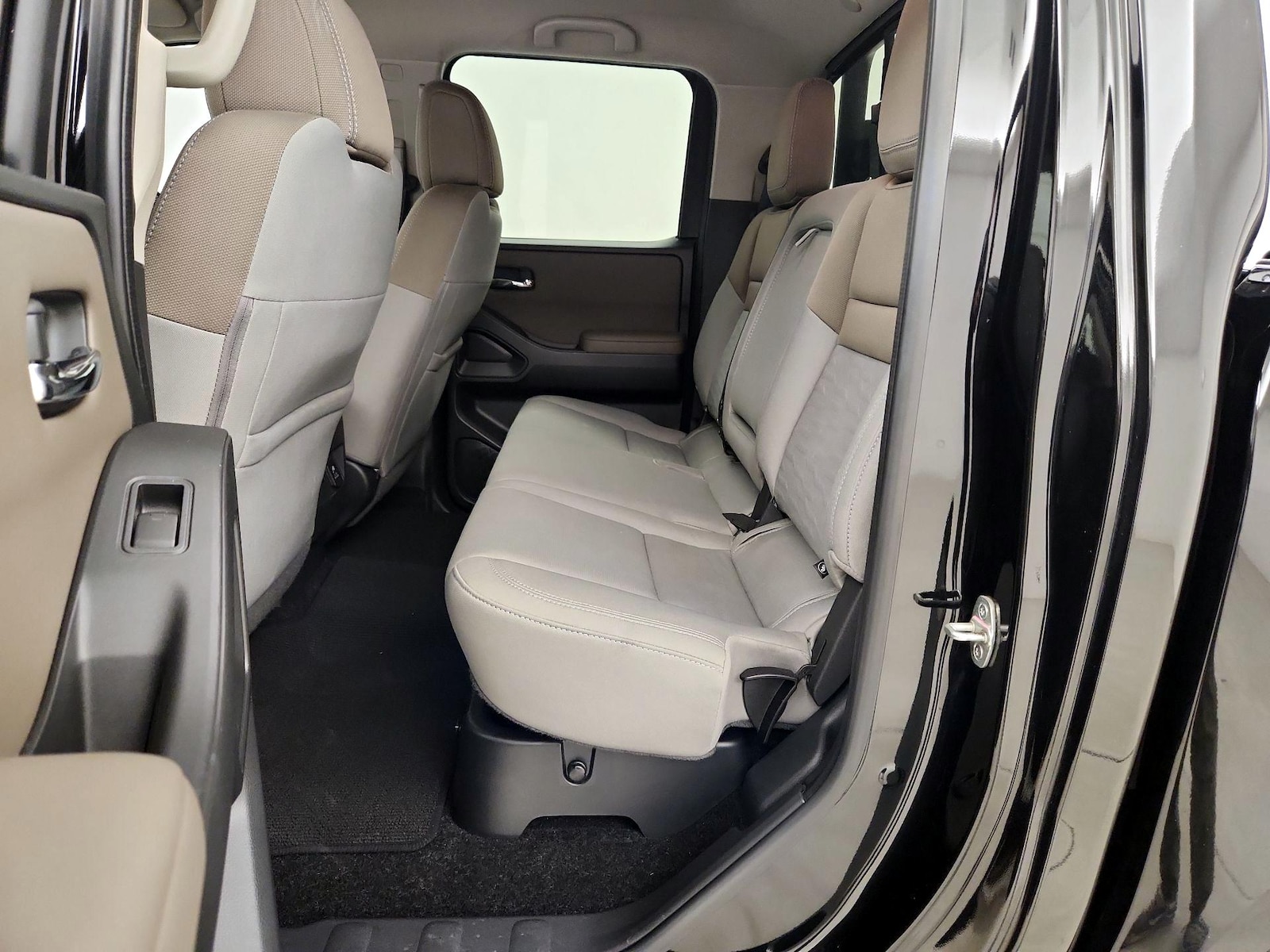 2022 Nissan Frontier SV - Photo 18