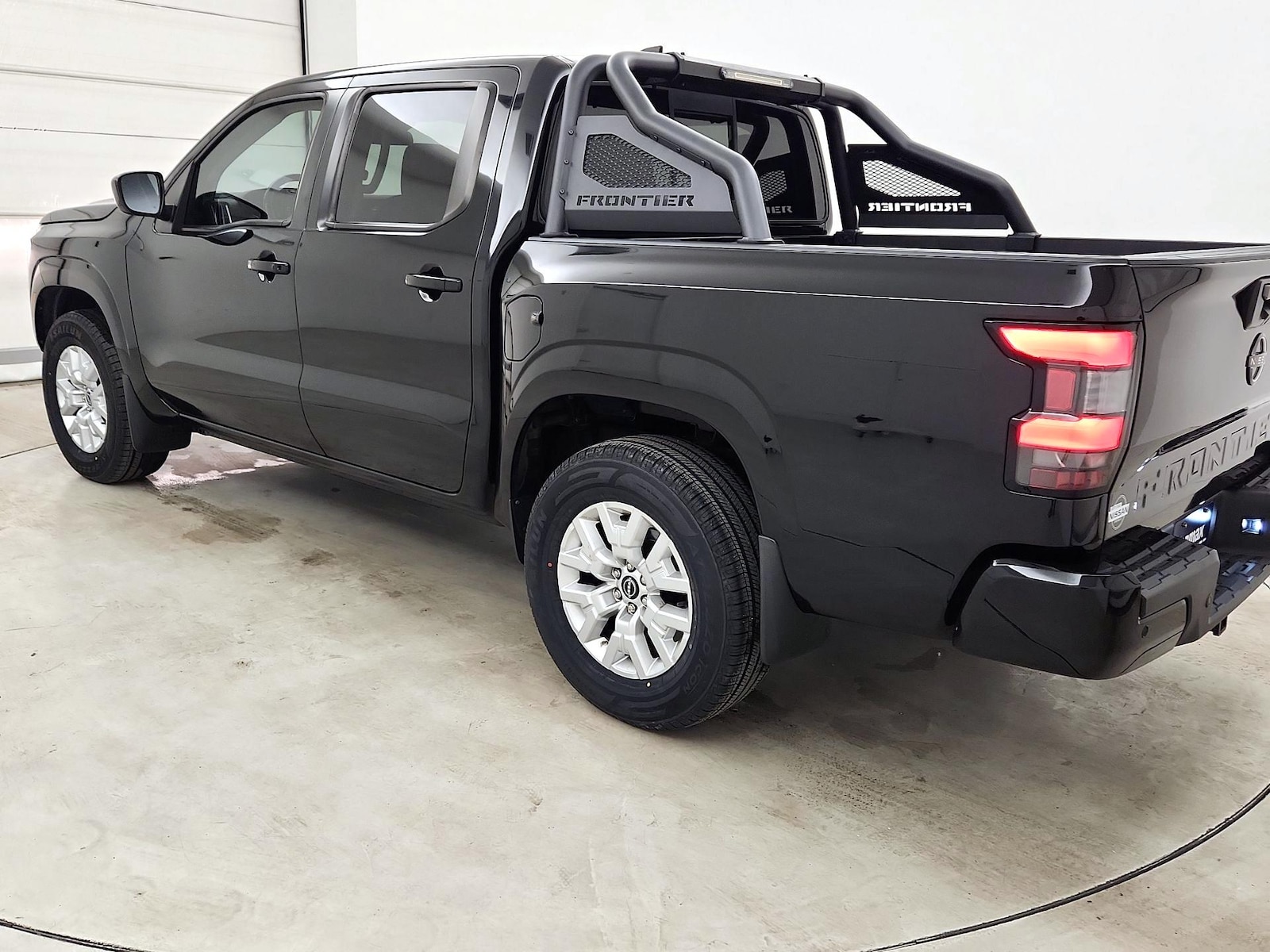 2022 Nissan Frontier SV - Photo 7