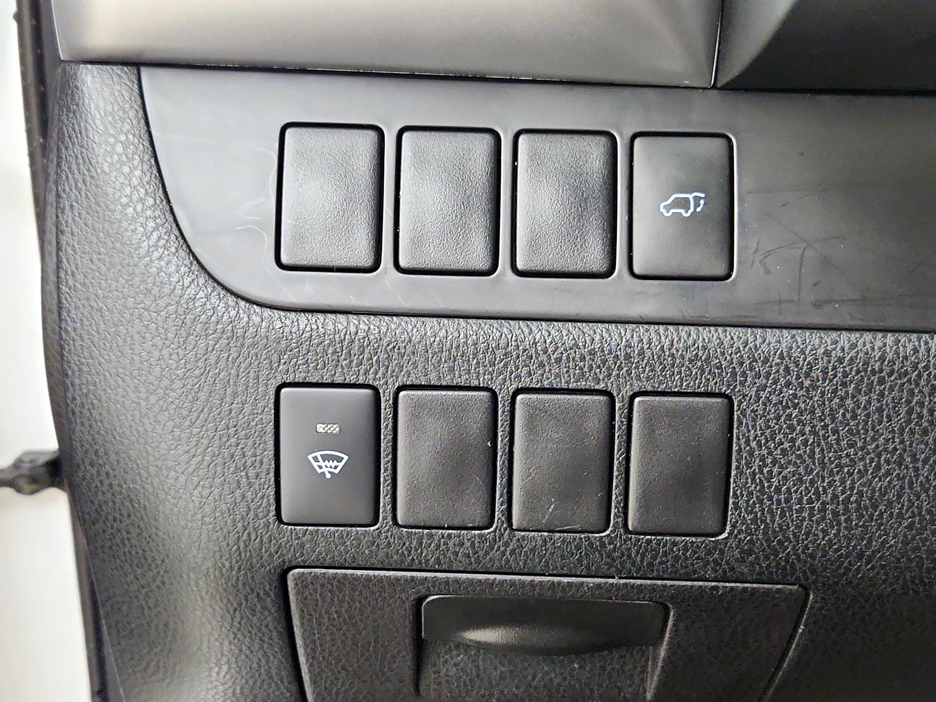 Thumbnail: 2016 Toyota Highlander - 11