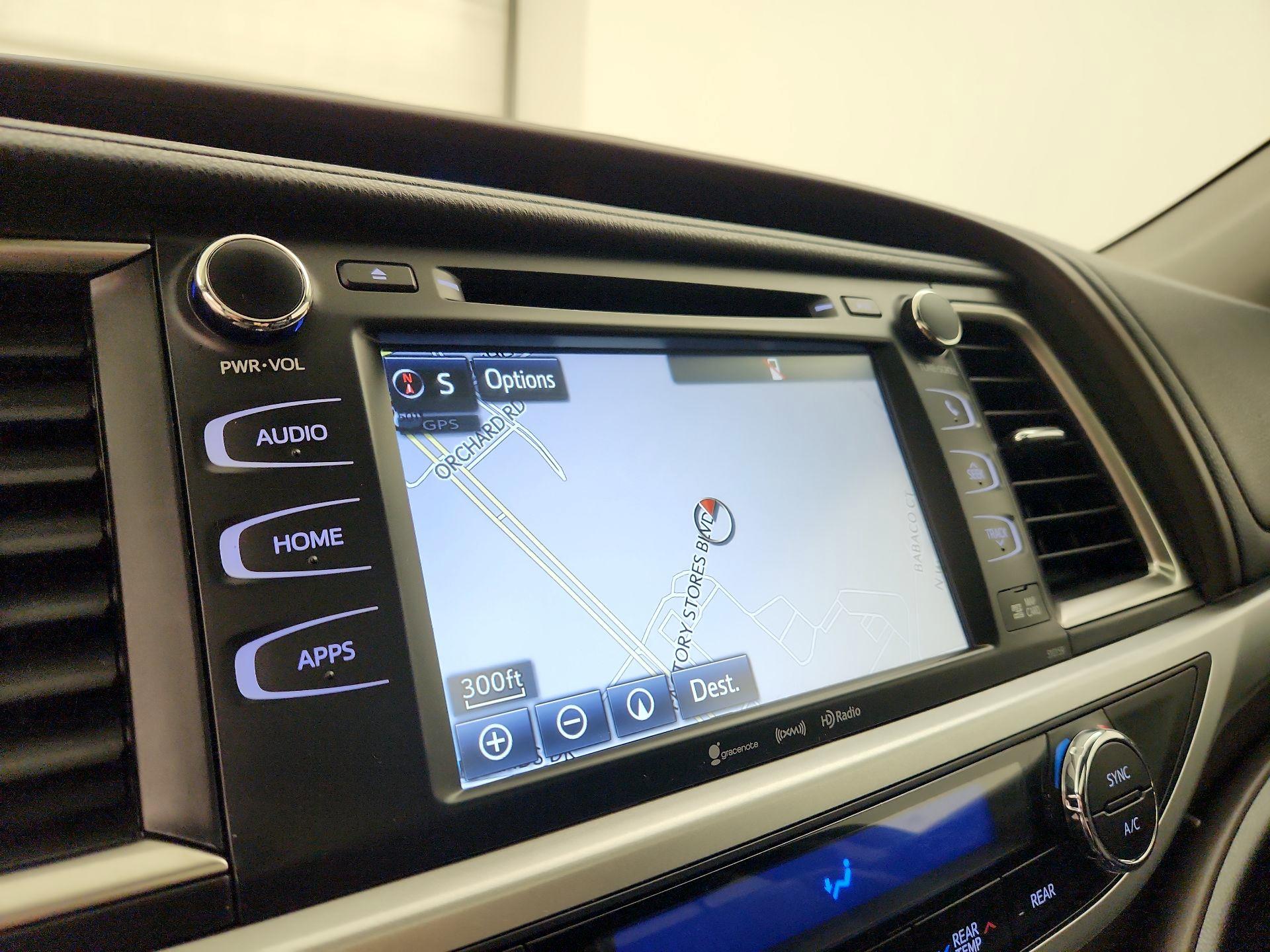 Thumbnail: 2016 Toyota Highlander - 12