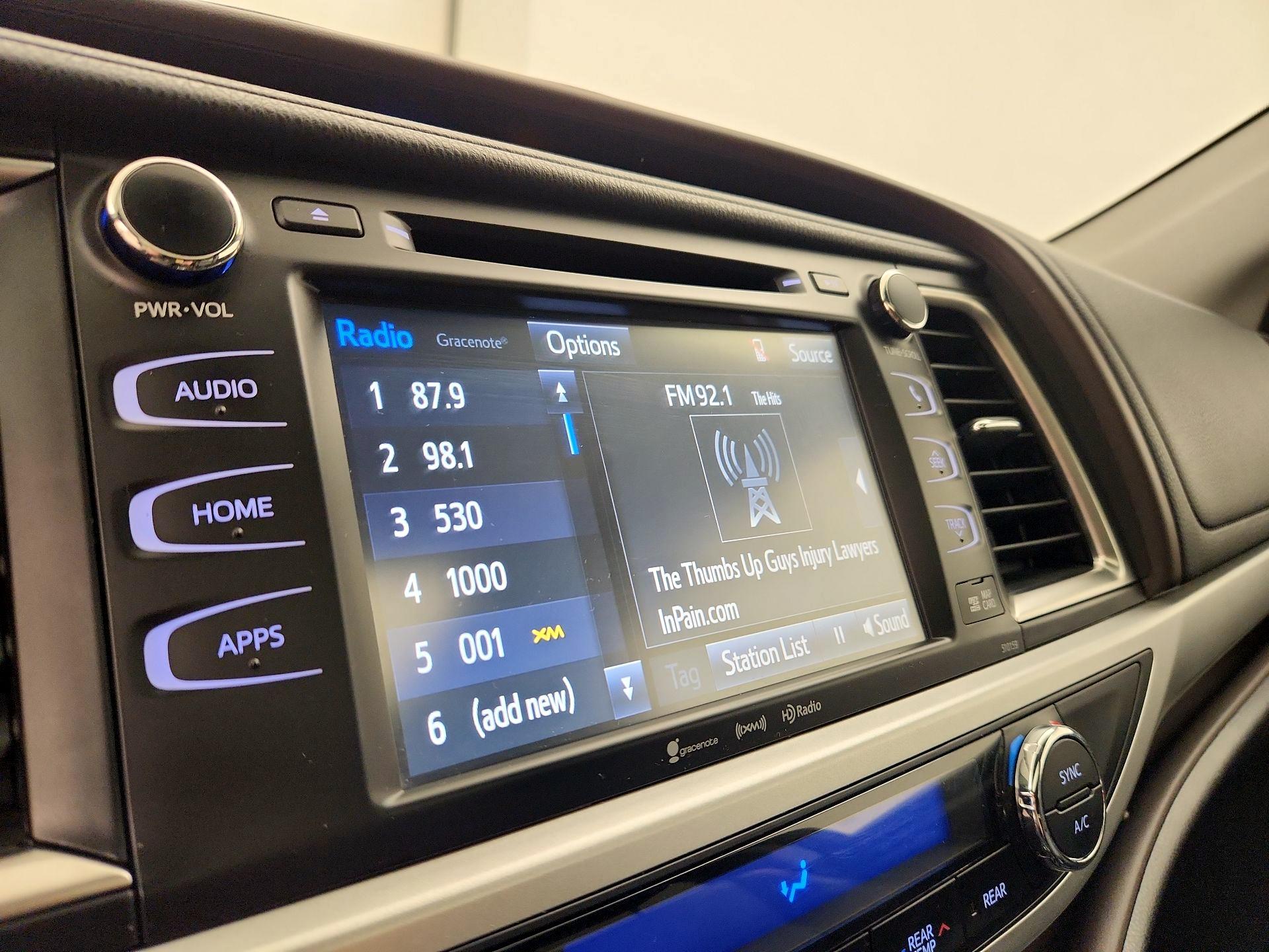 Thumbnail: 2016 Toyota Highlander - 14