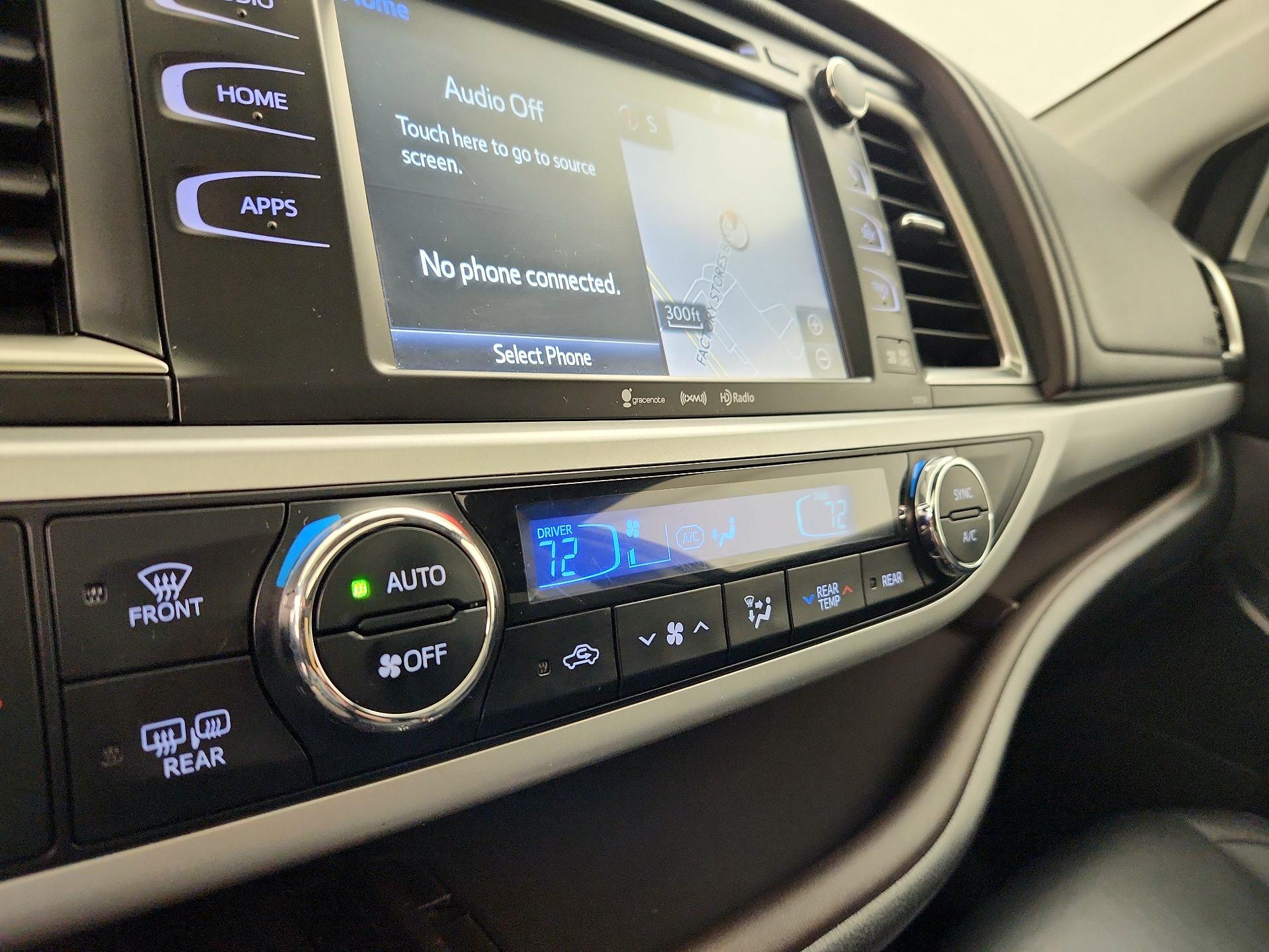 Thumbnail: 2016 Toyota Highlander - 15