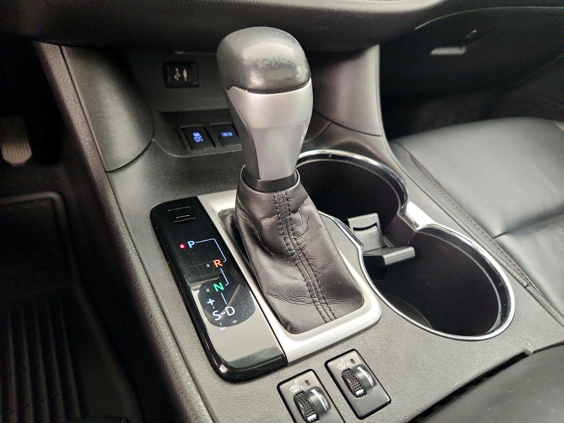 Thumbnail: 2016 Toyota Highlander - 16