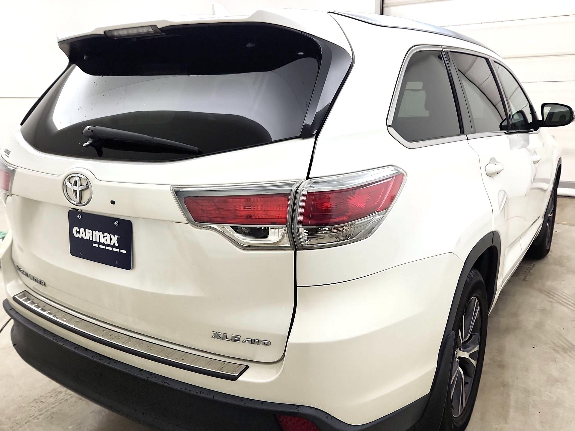 Thumbnail: 2016 Toyota Highlander - 5