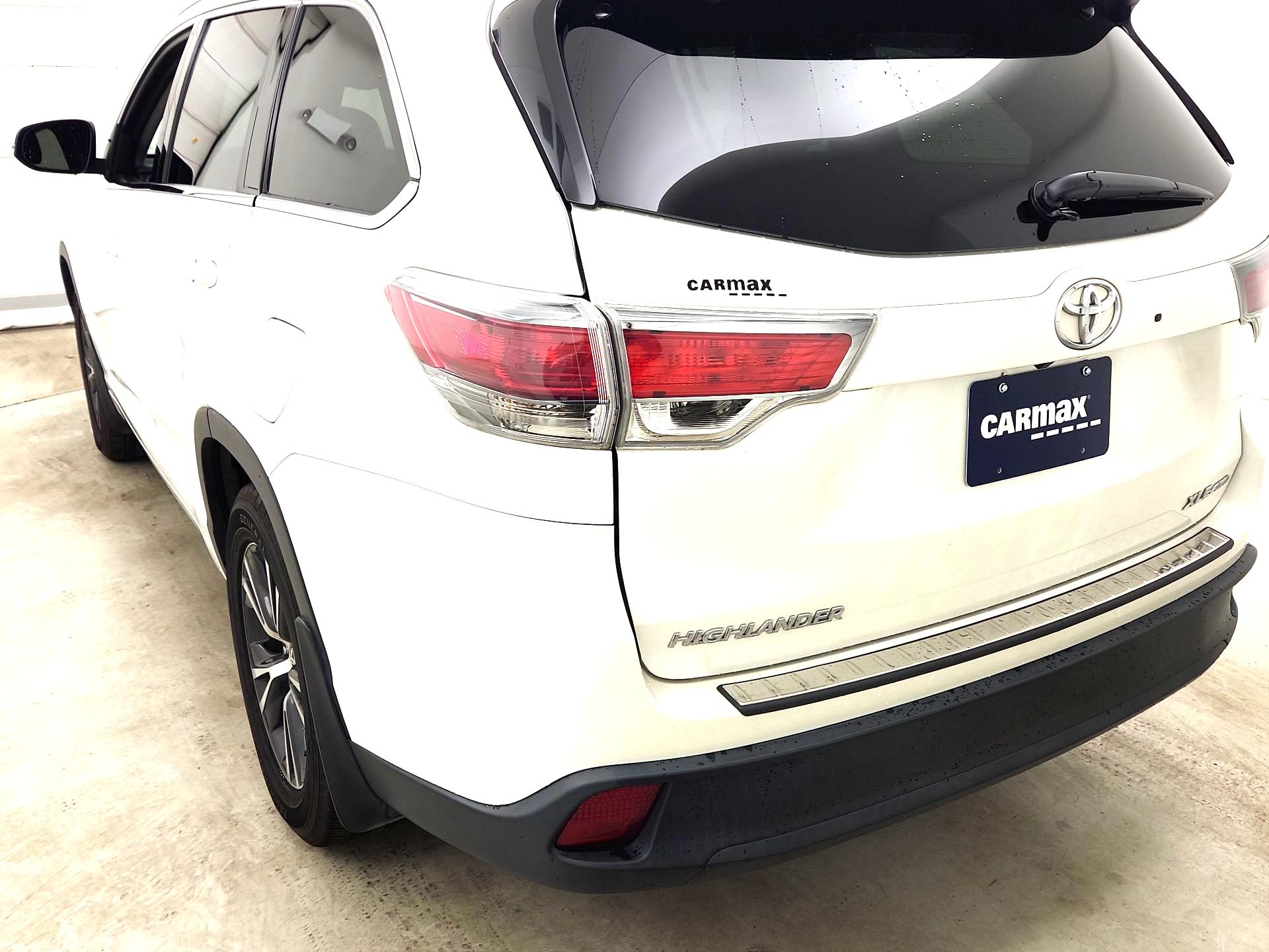 Thumbnail: 2016 Toyota Highlander - 7