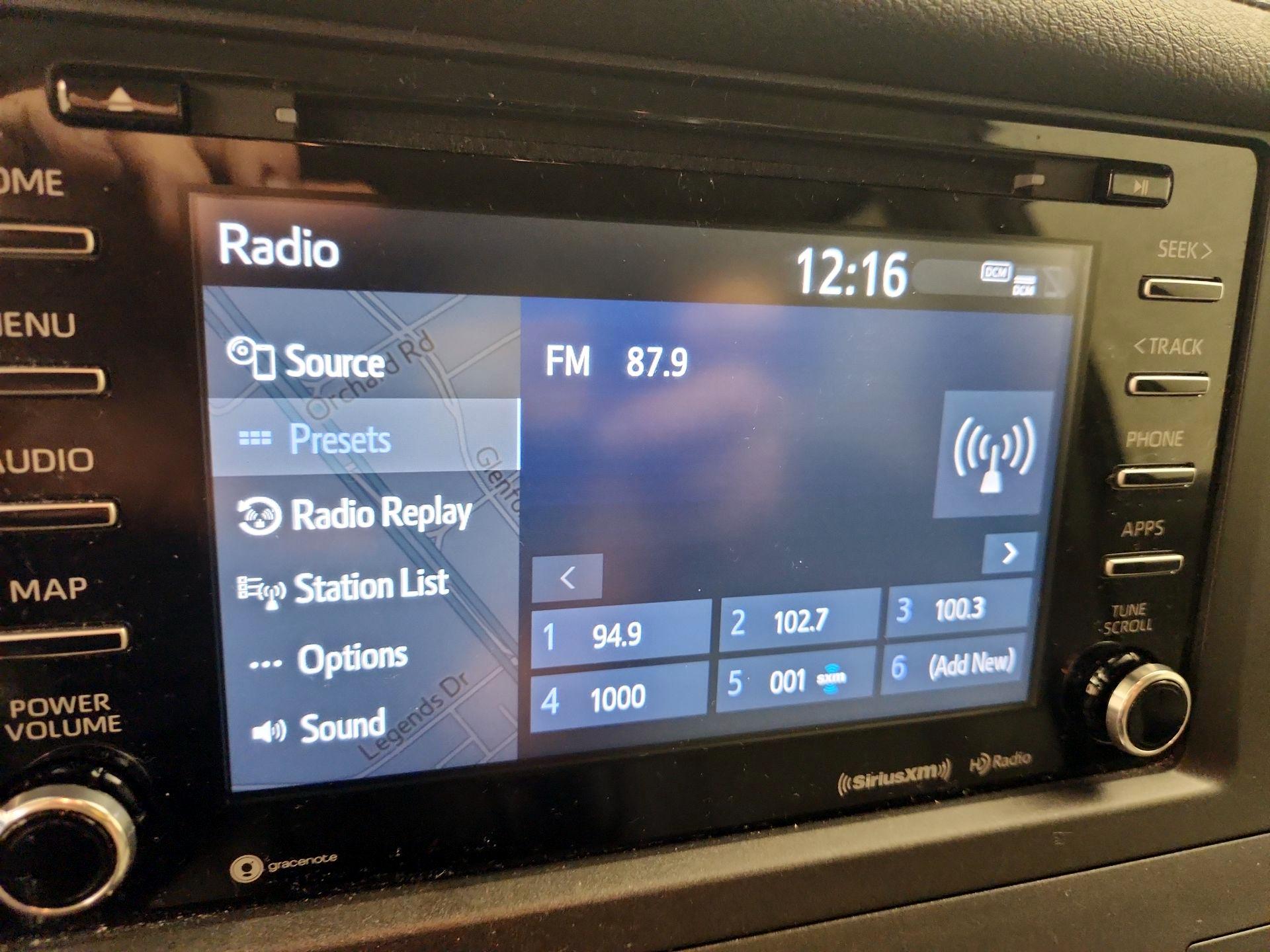 Thumbnail: 2020 Toyota Sienna - 16