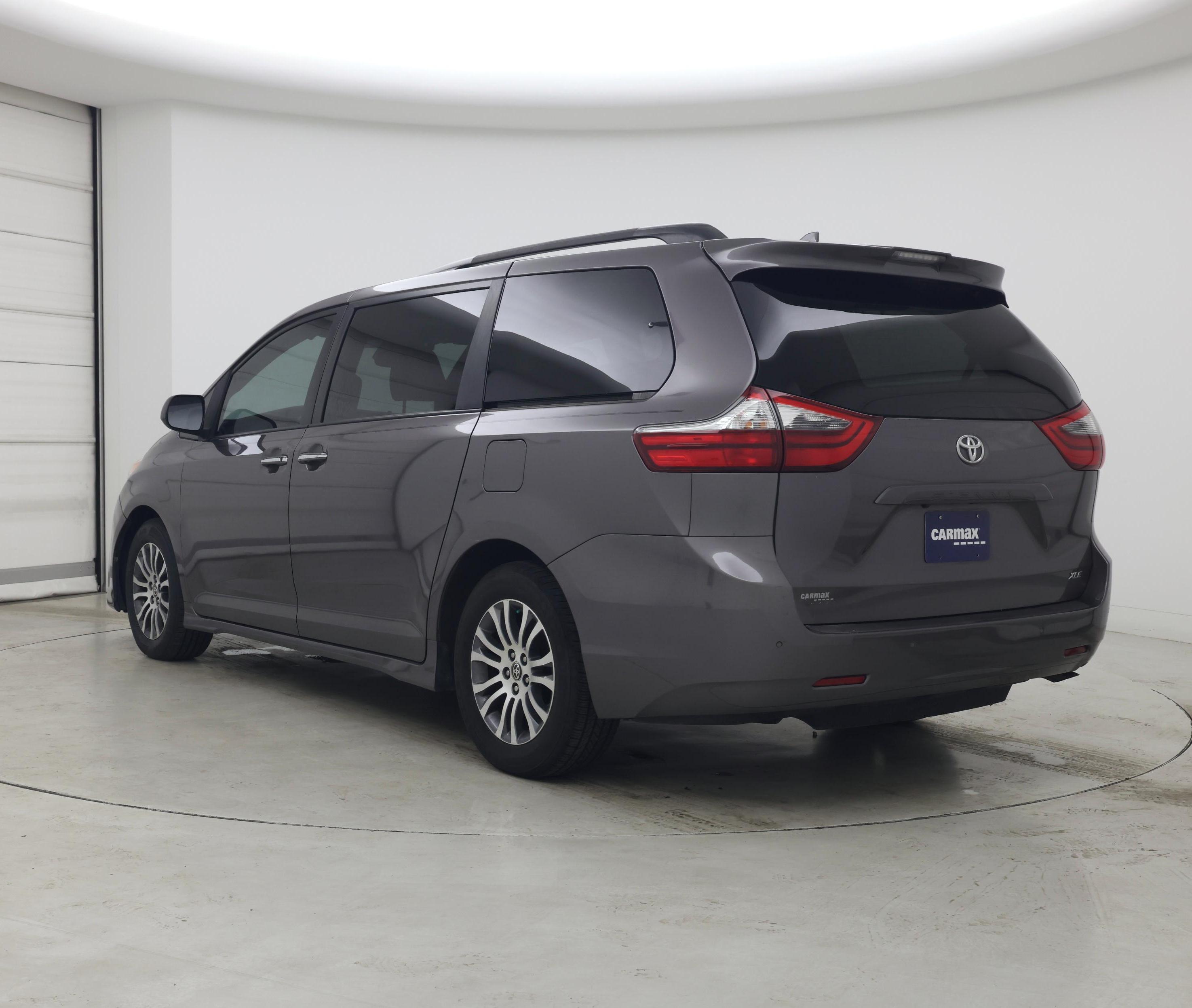 Thumbnail: 2020 Toyota Sienna - 2