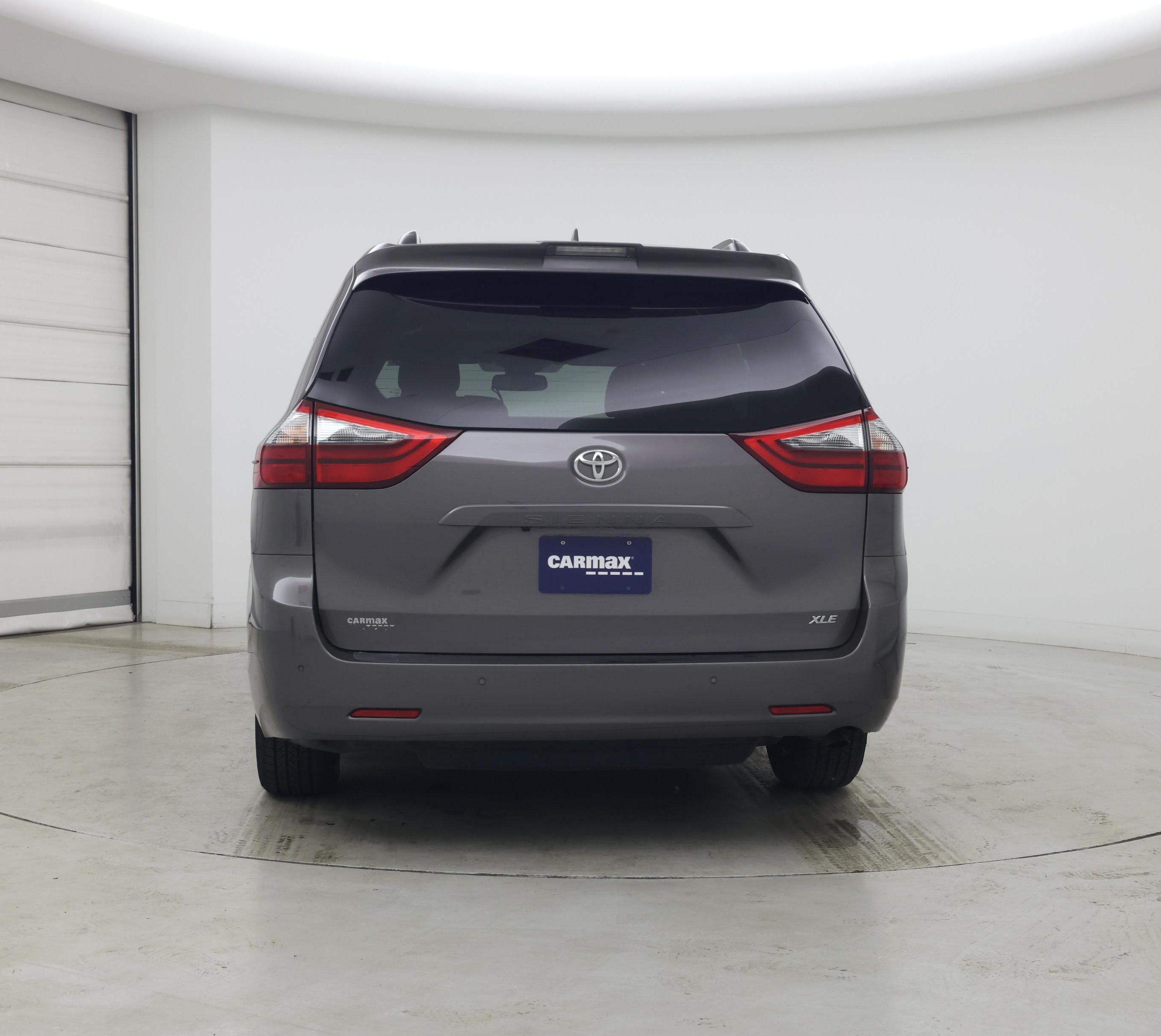 Thumbnail: 2020 Toyota Sienna - 6